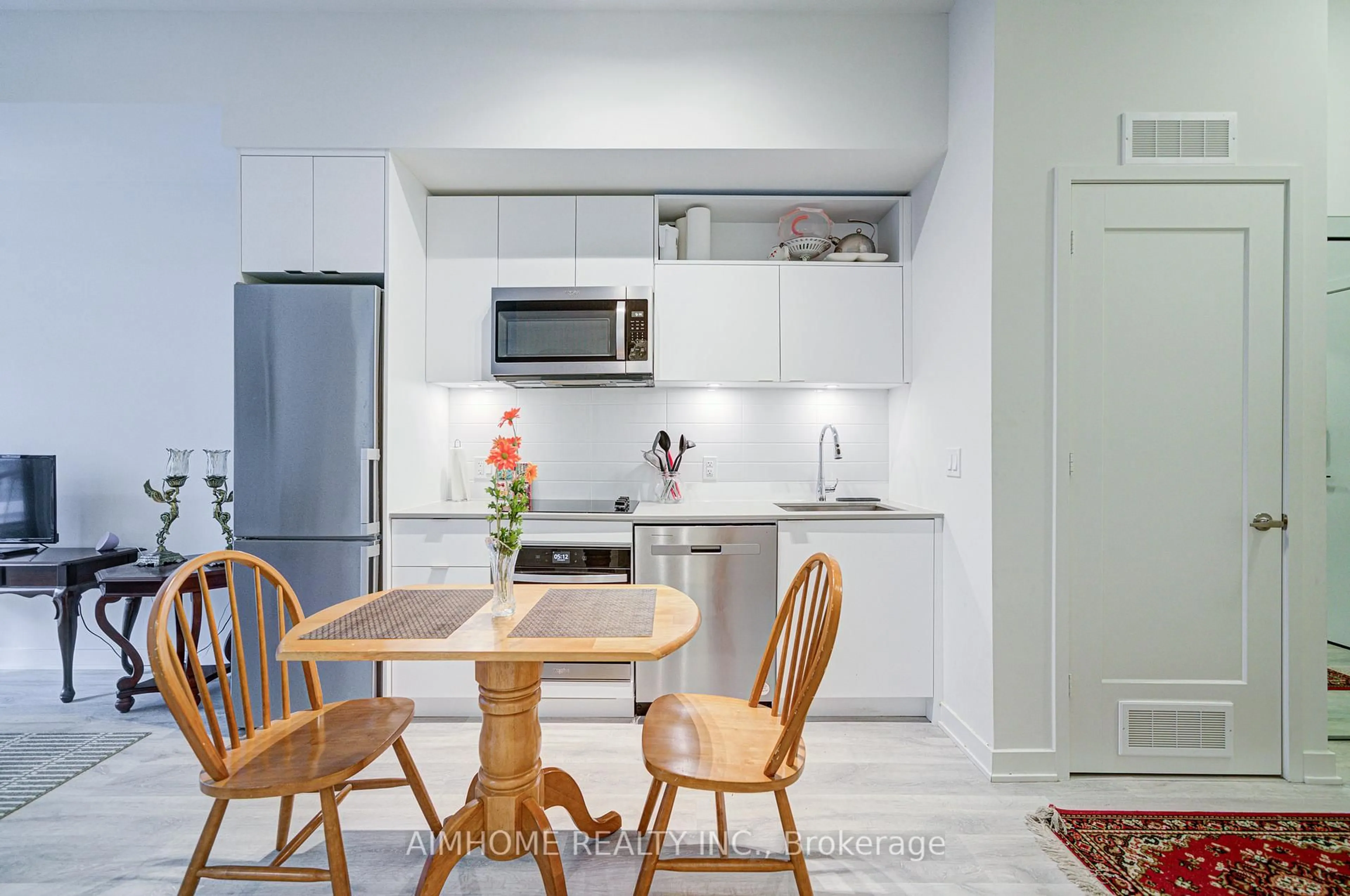 Open concept kitchen, unknown for 70 Princess St #1723, Toronto Ontario M5A 0X6