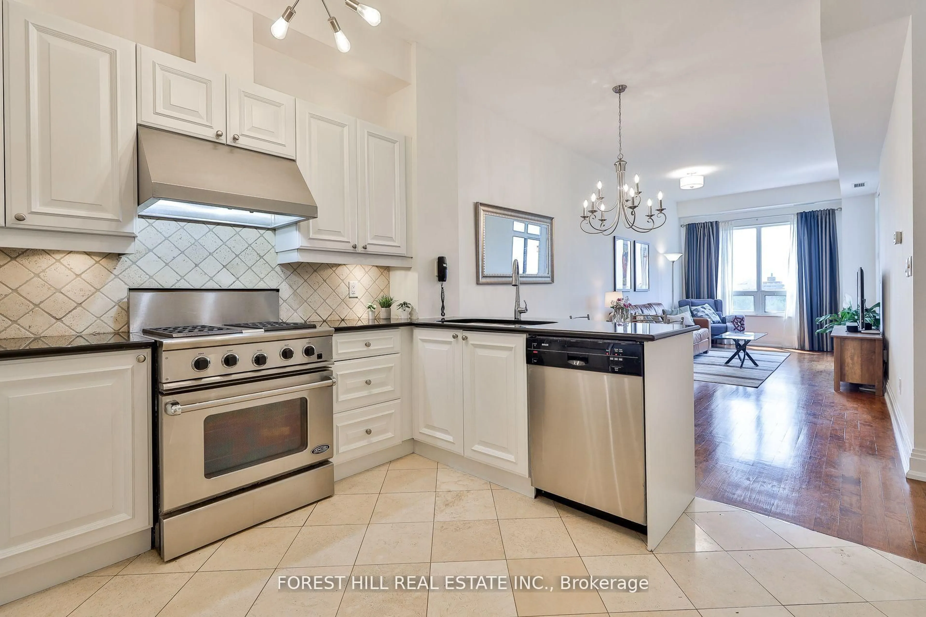 Open concept kitchen, ceramic/tile floor for 99 Avenue Rd #1006, Toronto Ontario M5R 2G5