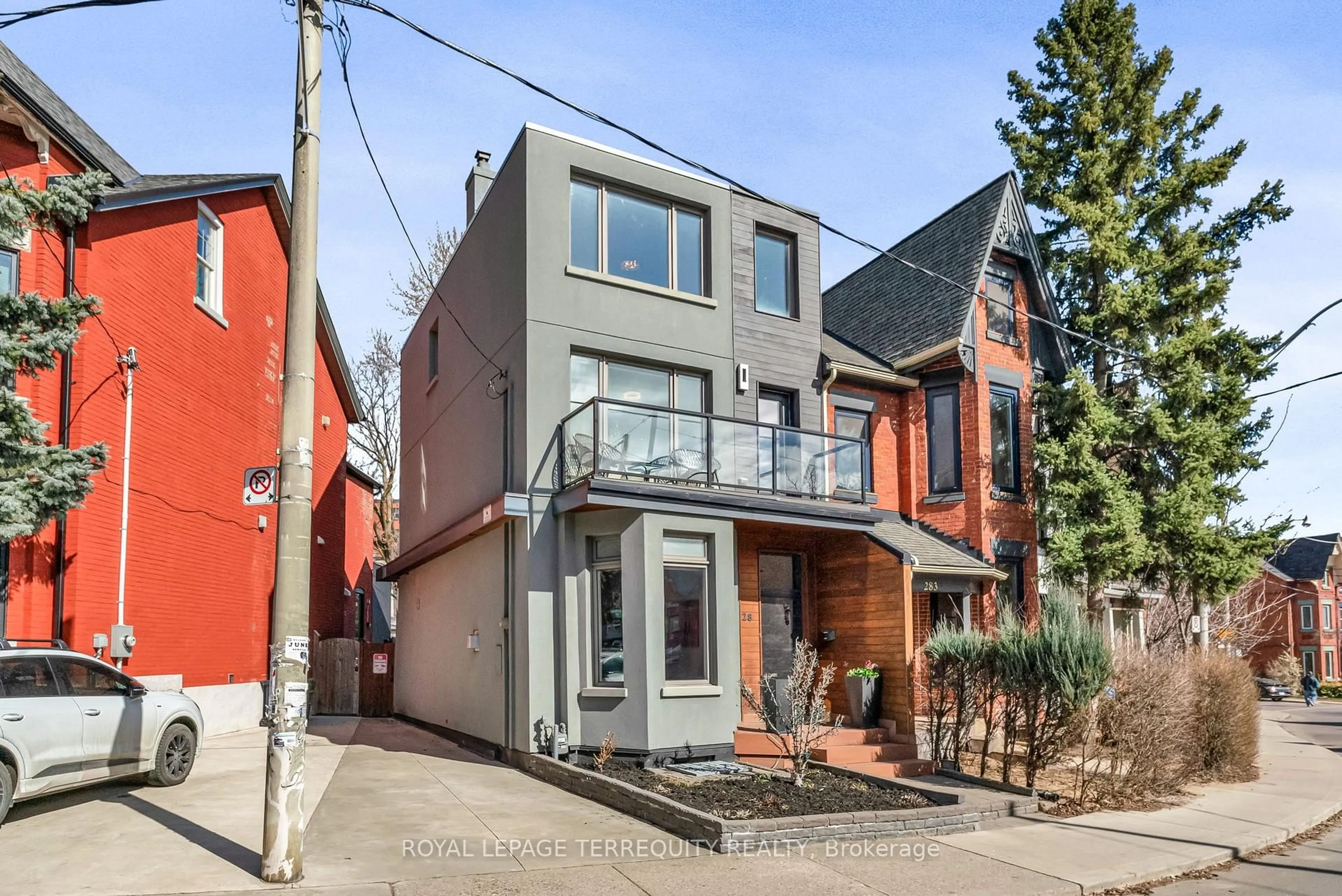 Home with brick exterior material, street for 285 Lisgar St, Toronto Ontario M6J 3H1