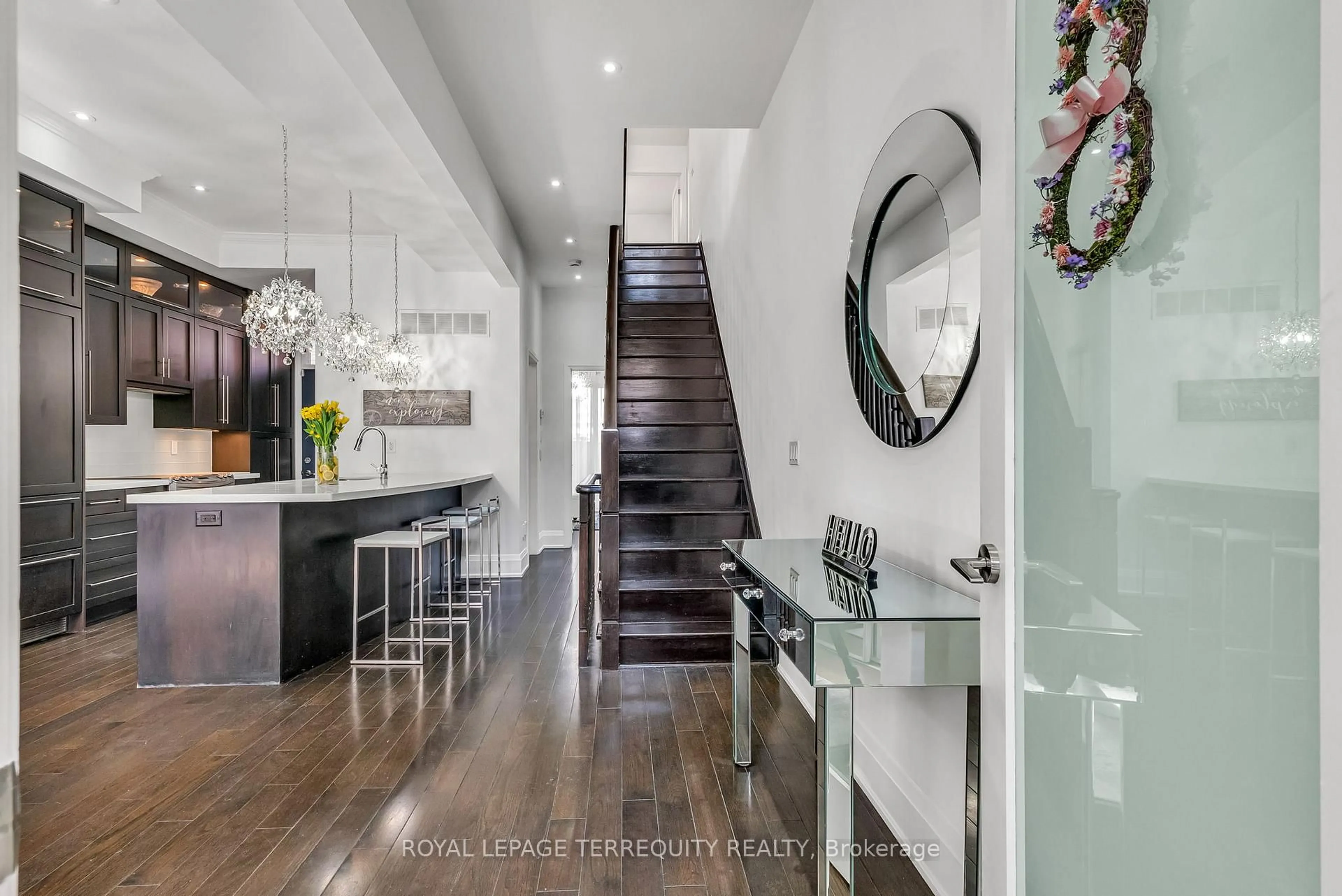 Unknown for 285 Lisgar St, Toronto Ontario M6J 3H1