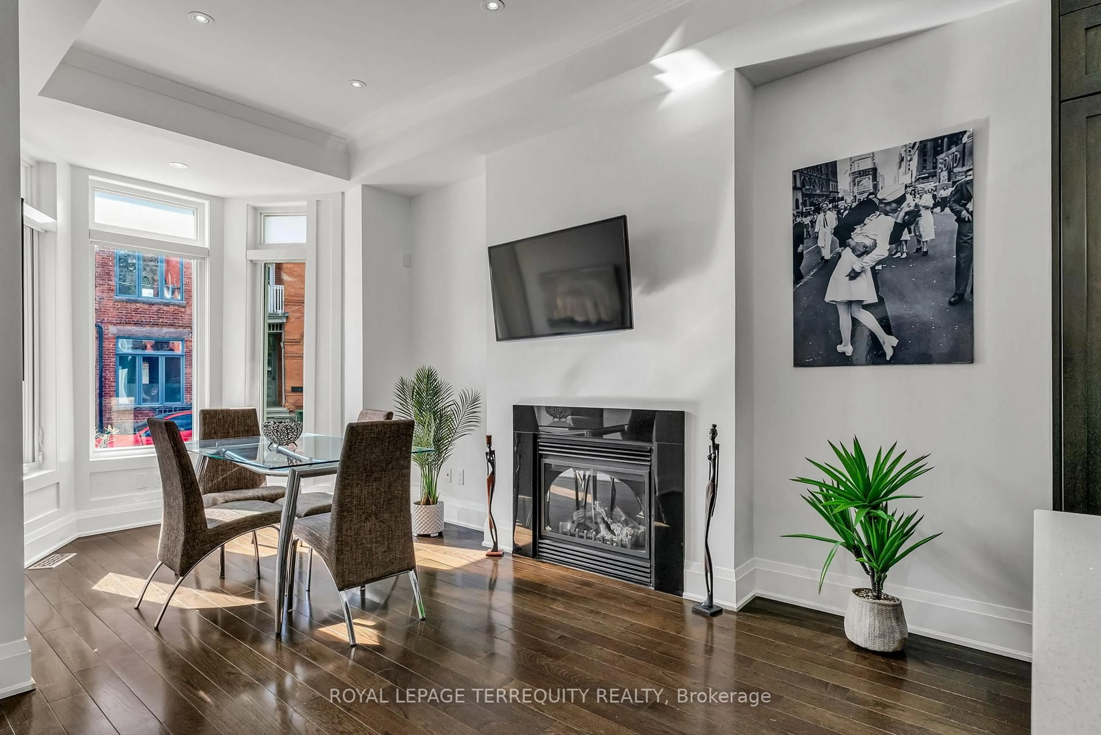 Unknown for 285 Lisgar St, Toronto Ontario M6J 3H1