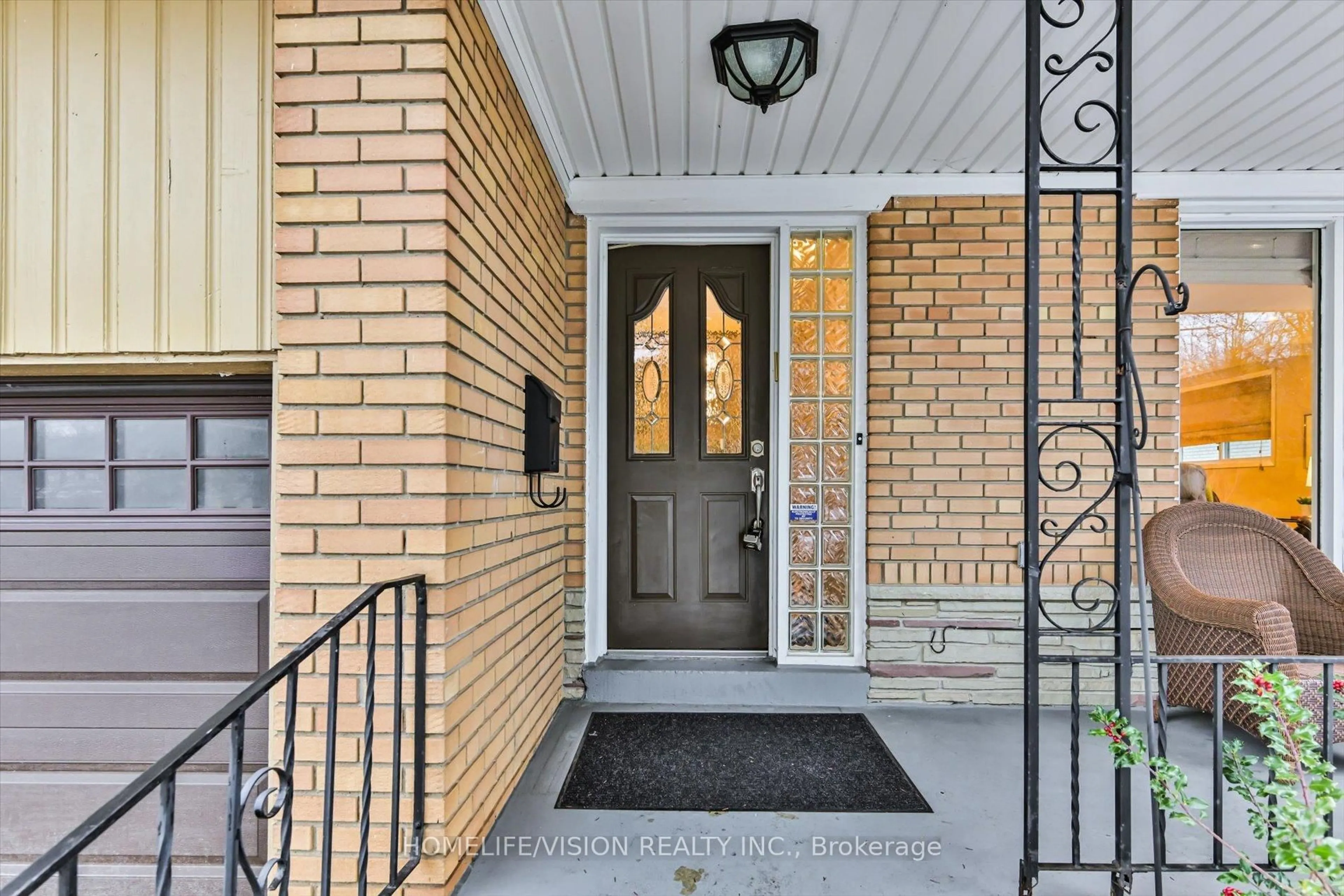 Indoor entryway for 55 Banstock Dr, Toronto Ontario M2K 2H7