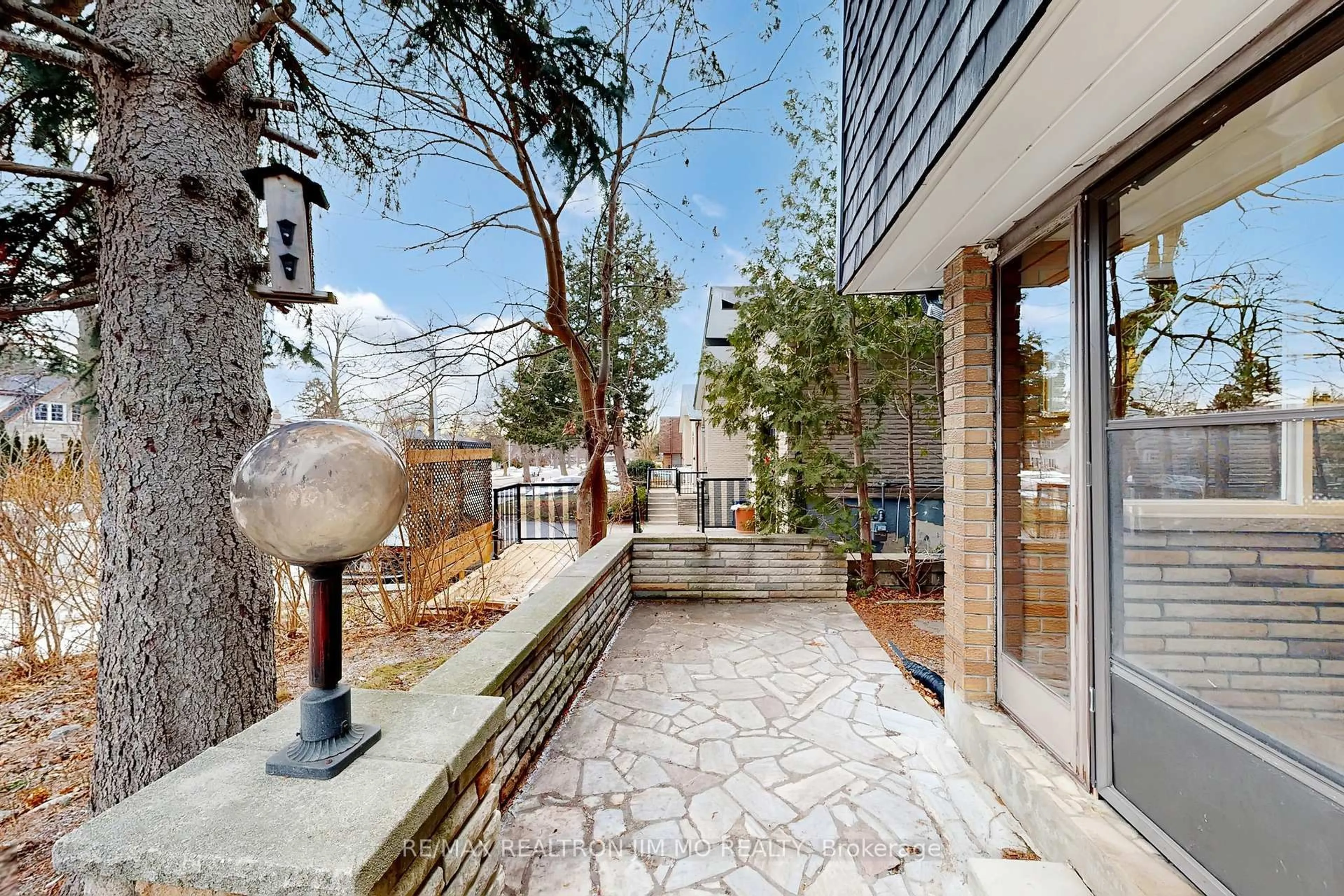 Patio, street for 31 Angus Dr, Toronto Ontario M2J 2W9