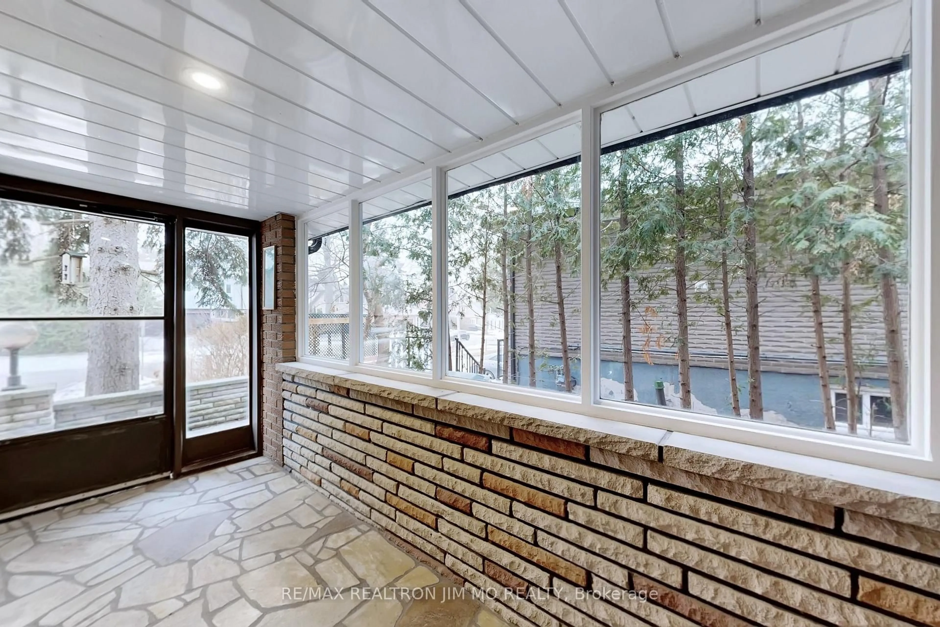 Patio, unknown for 31 Angus Dr, Toronto Ontario M2J 2W9