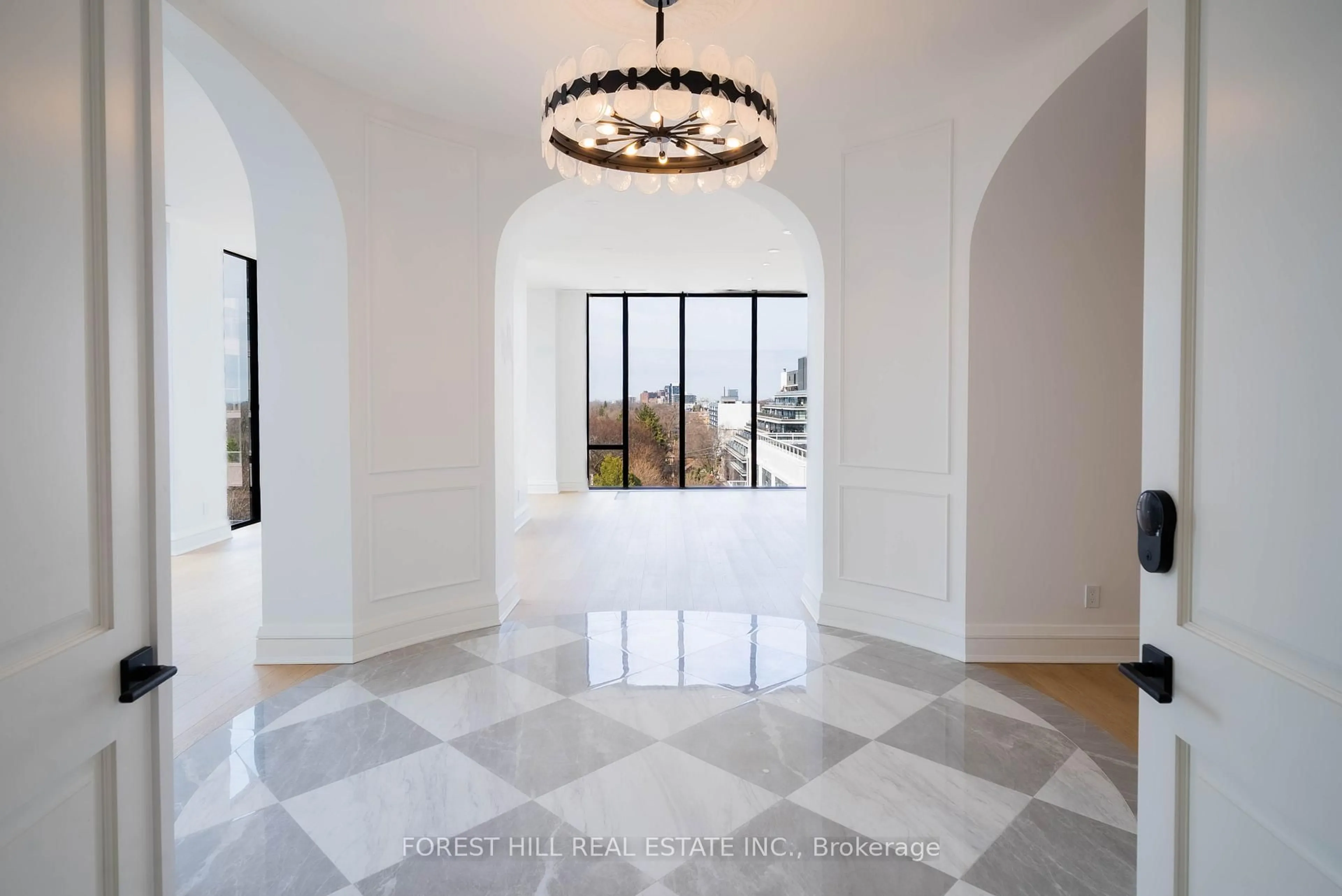 Indoor entryway for 2010 Bathurst St #6A, Toronto Ontario M5P 0A8