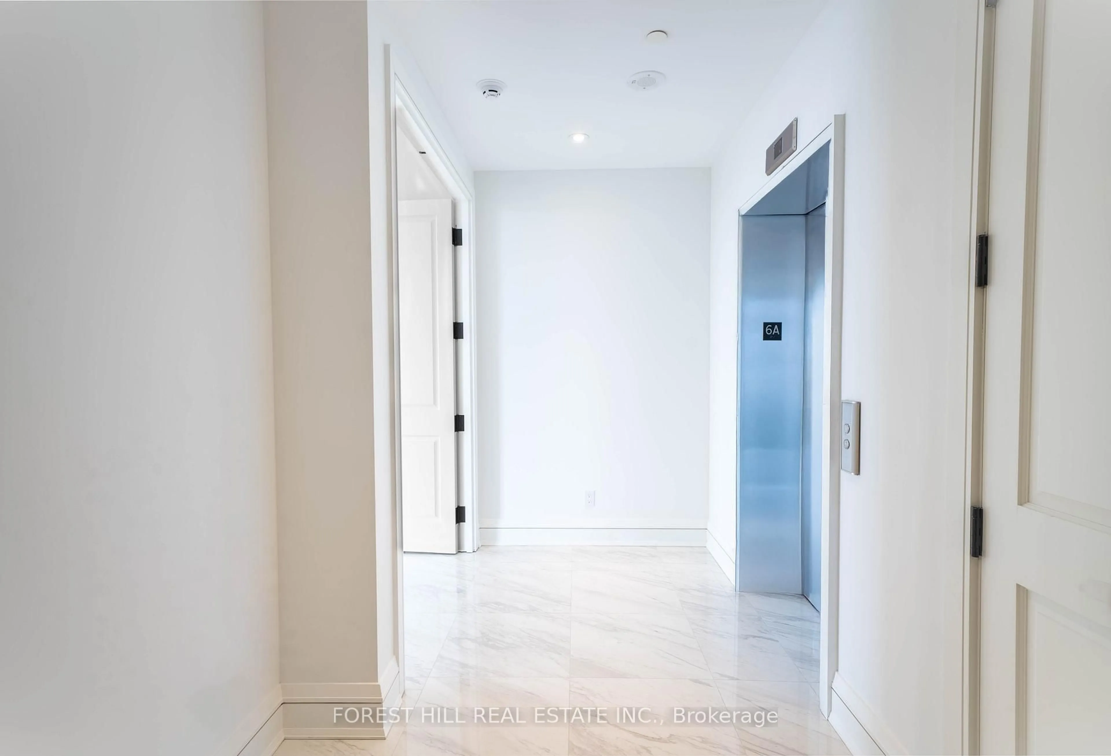 Indoor foyer for 2010 Bathurst St #6A, Toronto Ontario M5P 0A8