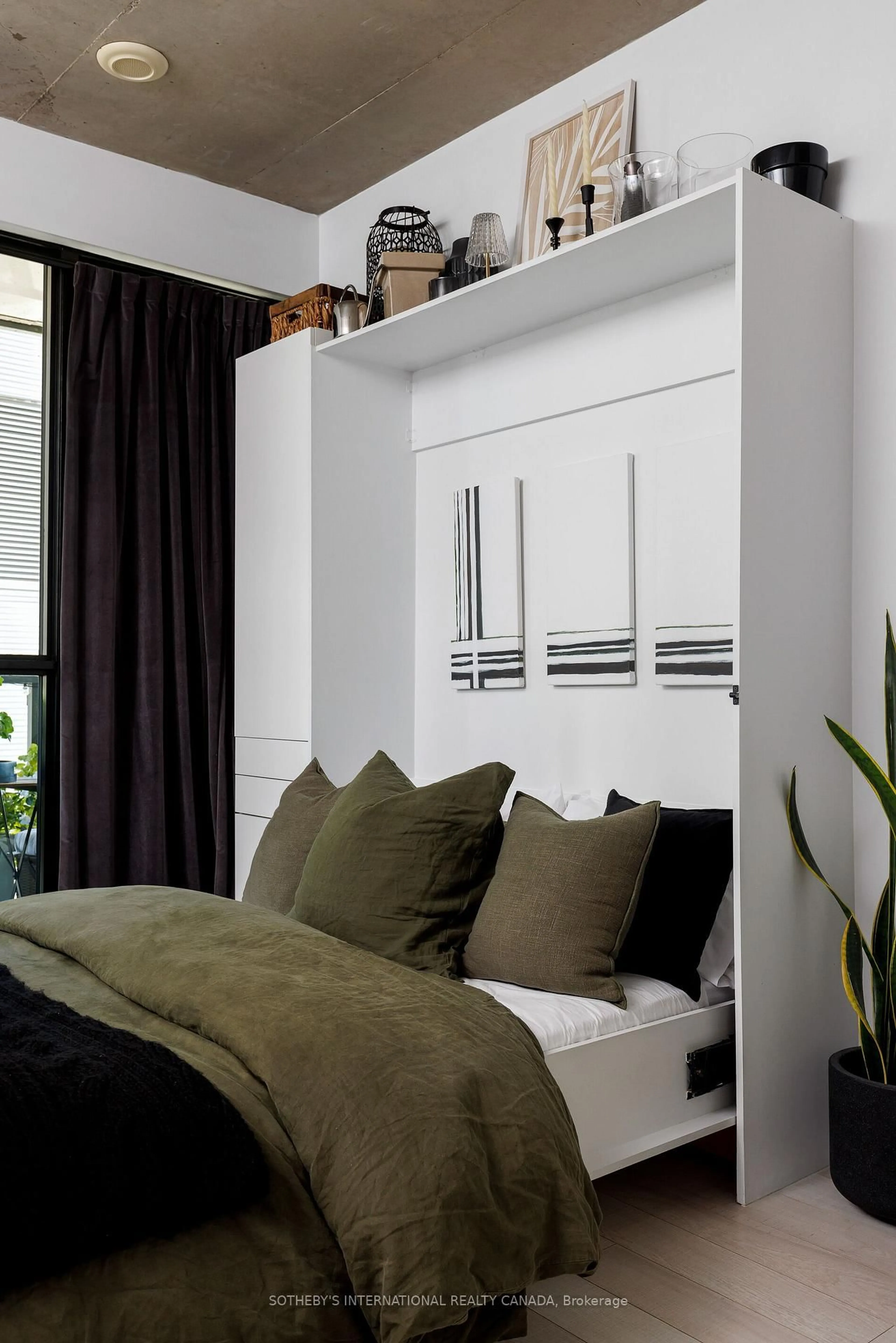 Bedroom with bed, unknown for 5 Hanna Ave #223, Toronto Ontario M6K 0B3