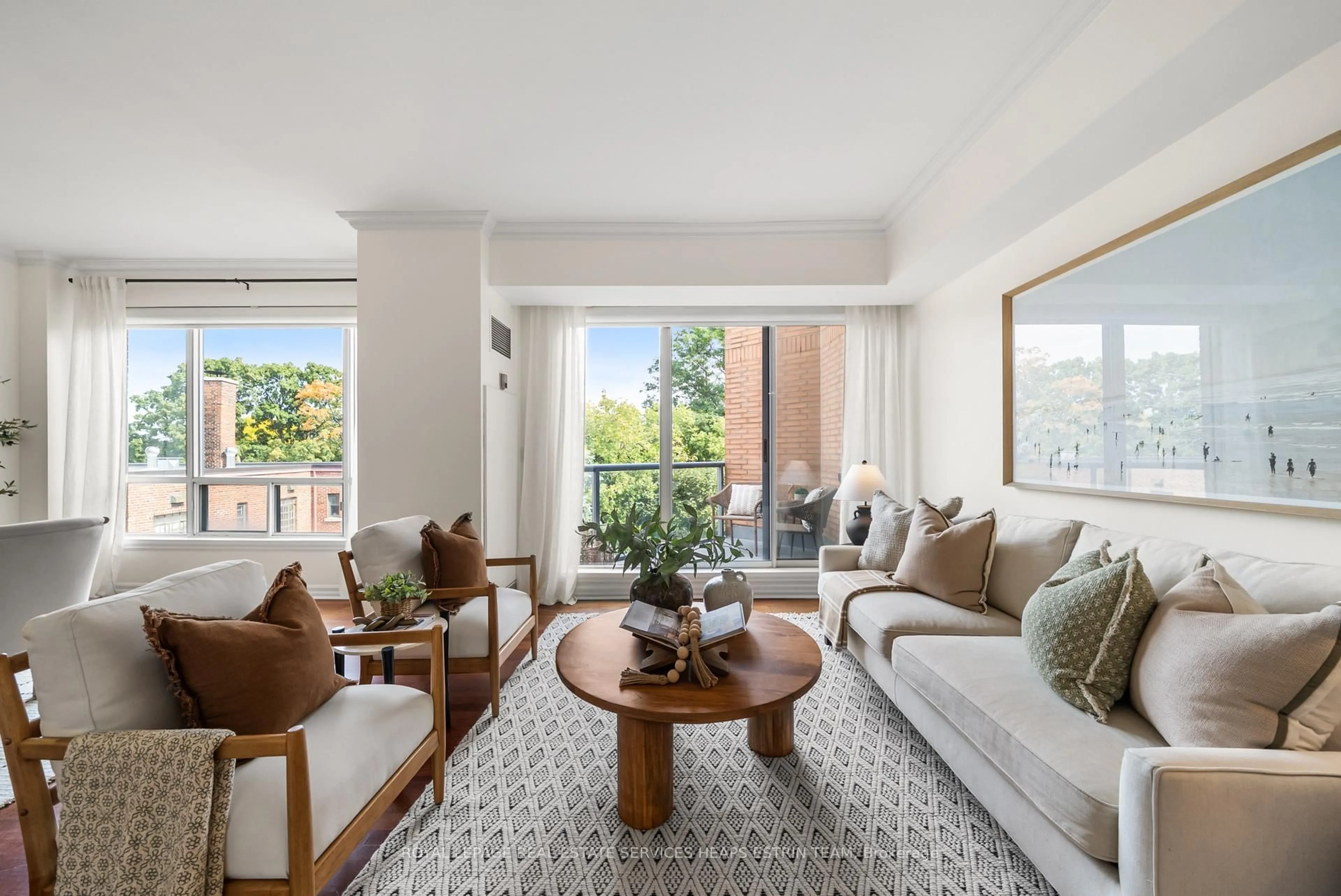 Living room with furniture, unknown for 2727 Yonge St #713, Toronto Ontario M4N 3R6