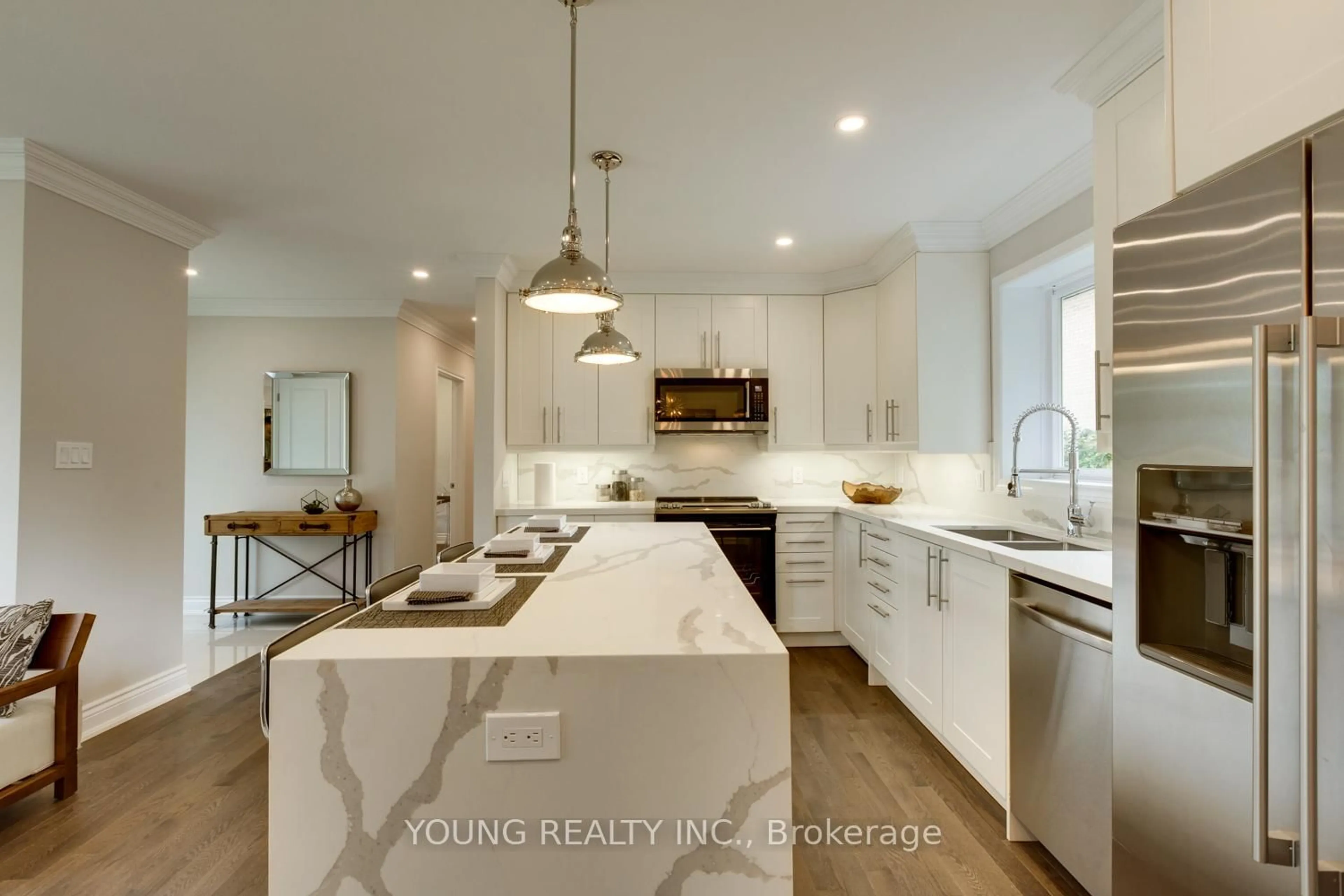 Open concept kitchen, ceramic/tile floor for 21 Bathford Cres, Toronto Ontario M2J 2S3