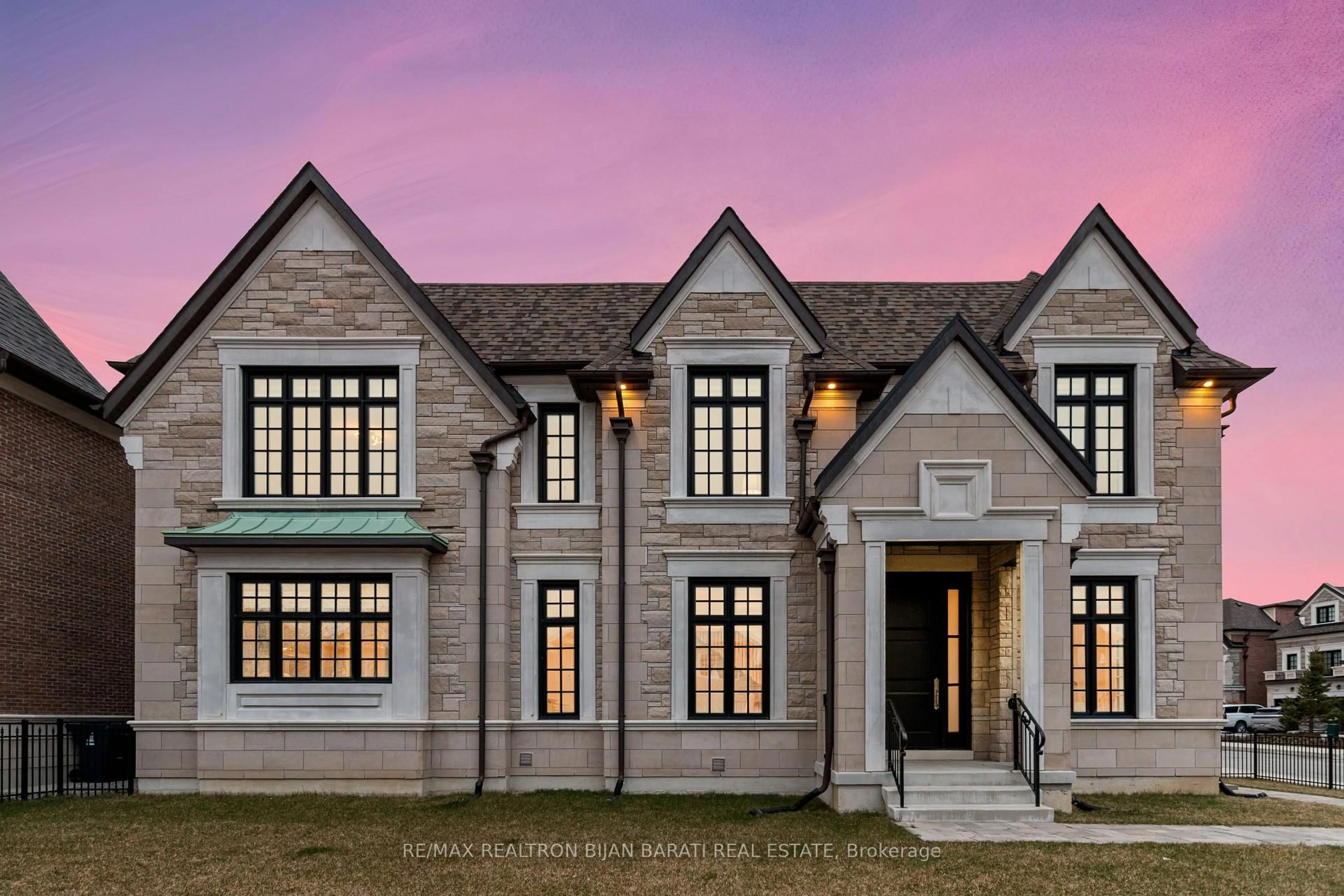 Home with brick exterior material, unknown for 29 Ballyconnor Crt, Toronto Ontario M2M 4C6