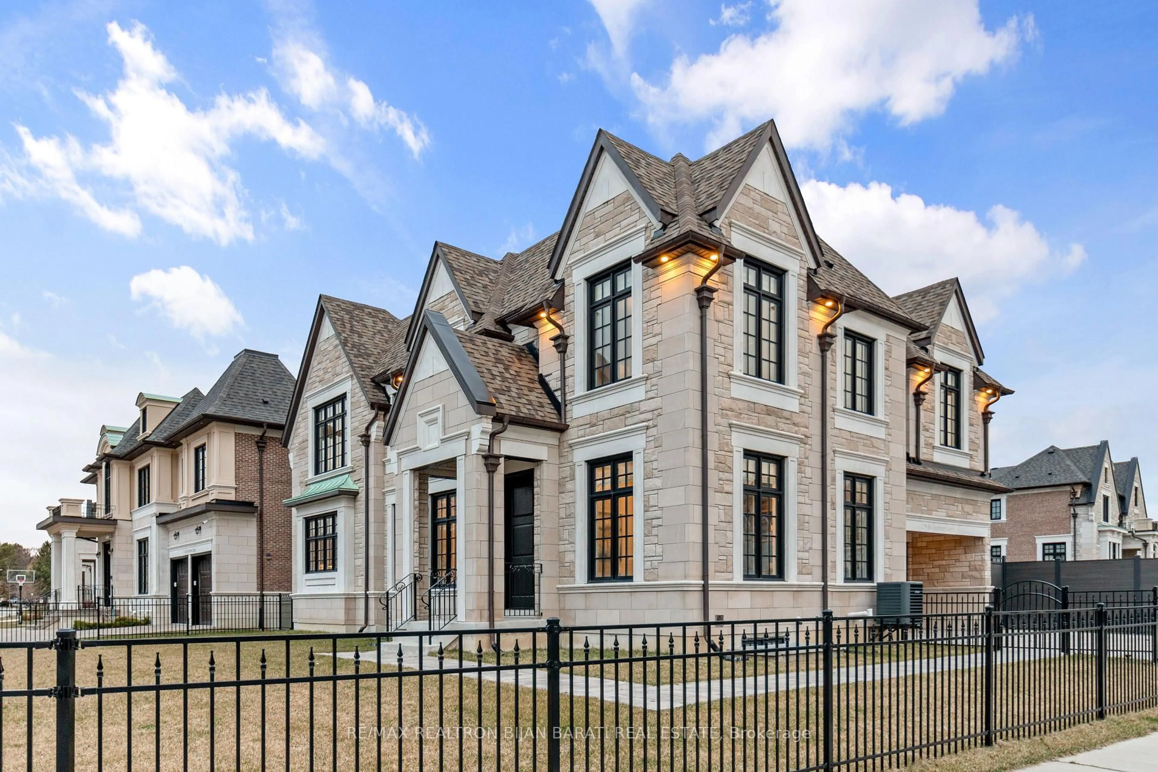 Home with brick exterior material, street for 29 Ballyconnor Crt, Toronto Ontario M2M 4C6