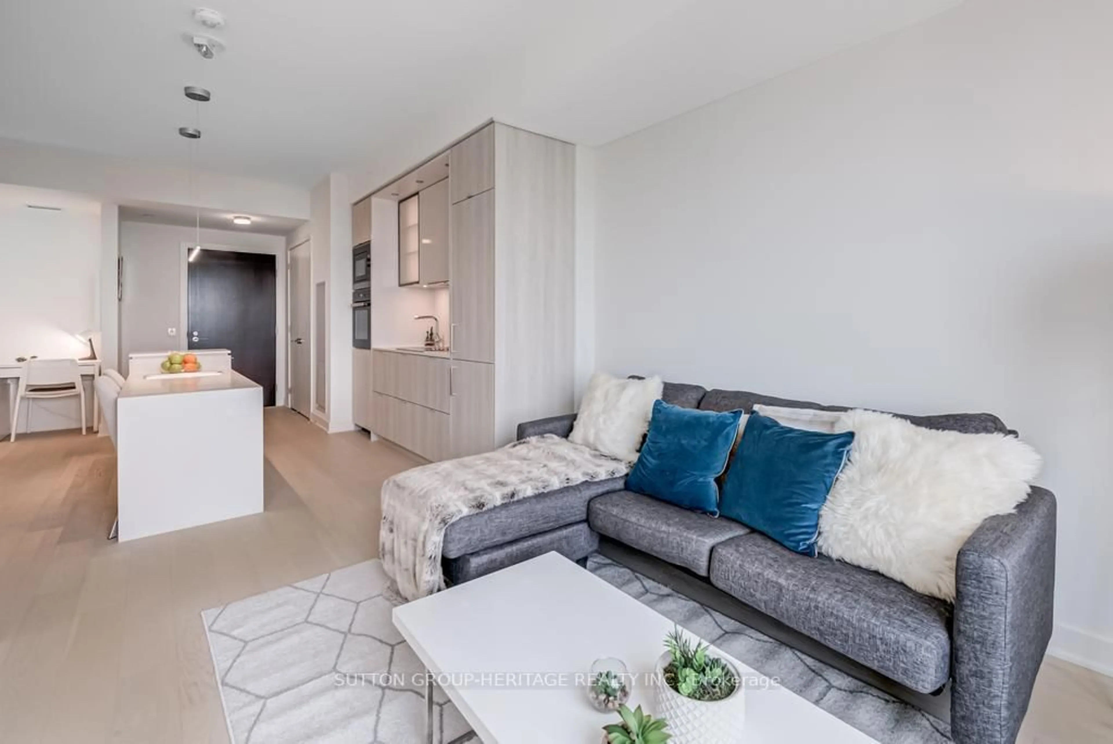 Living room with furniture, unknown for 11 Yorkville Ave #3503, Toronto Ontario M4W 0B7