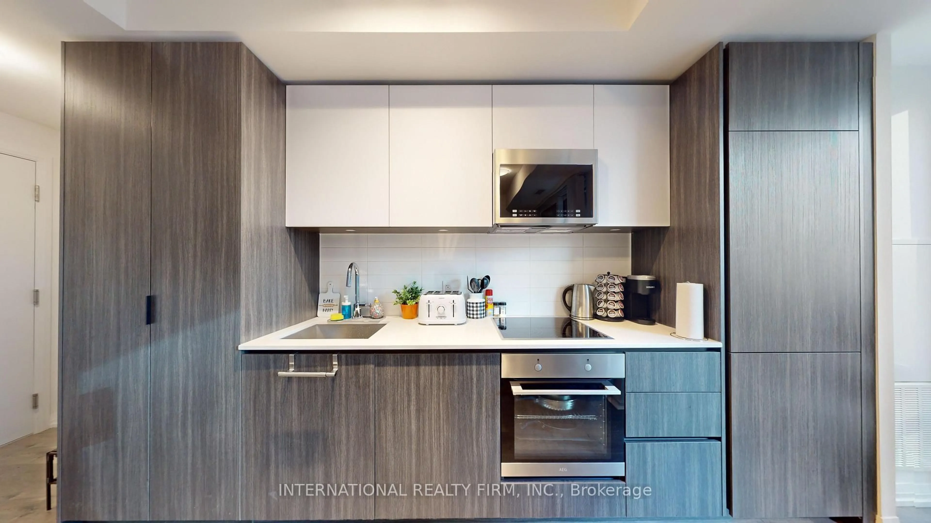 Standard kitchen, unknown for 8 Widmer St #1108, Toronto Ontario M5V 2E7