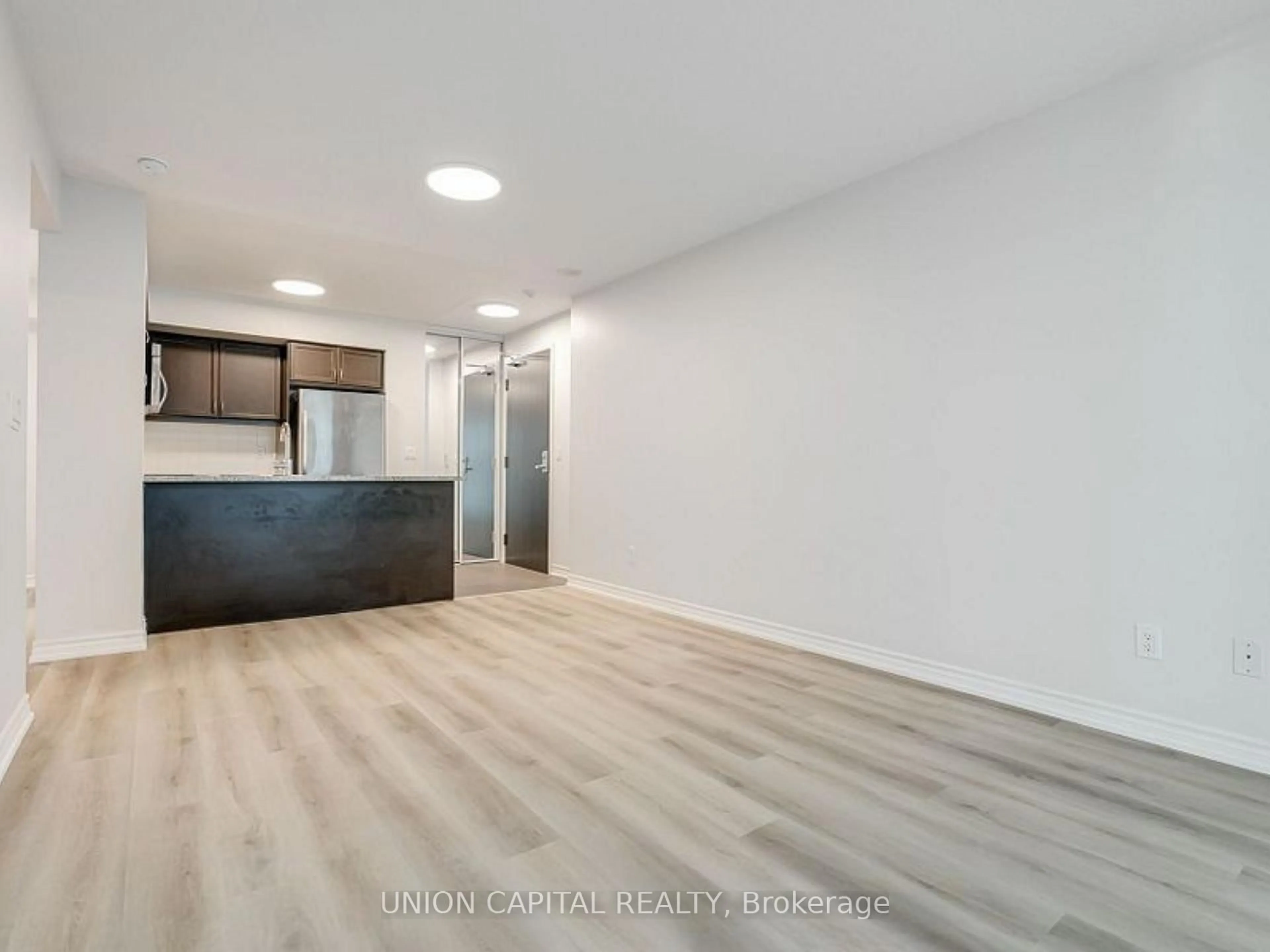 A pic of a room for 19 Grand Trunk Cres #1007, Toronto Ontario M5J 3A3