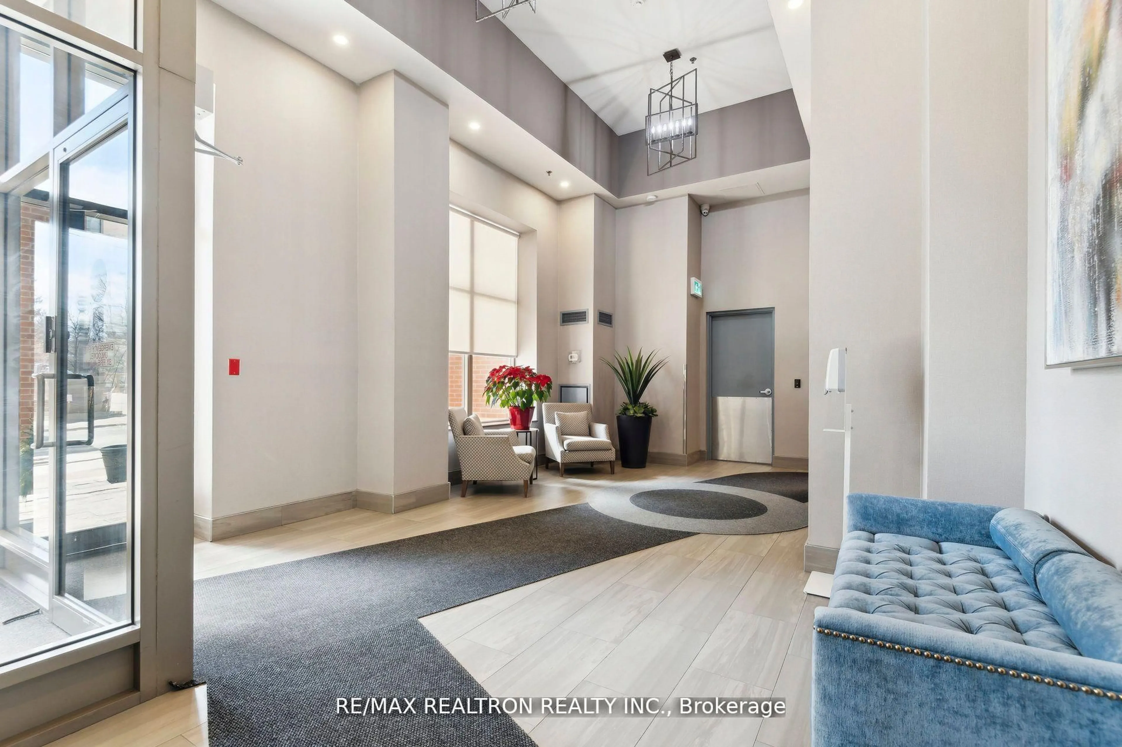 Indoor foyer for 18 Merton St #906, Toronto Ontario M4S 3G9