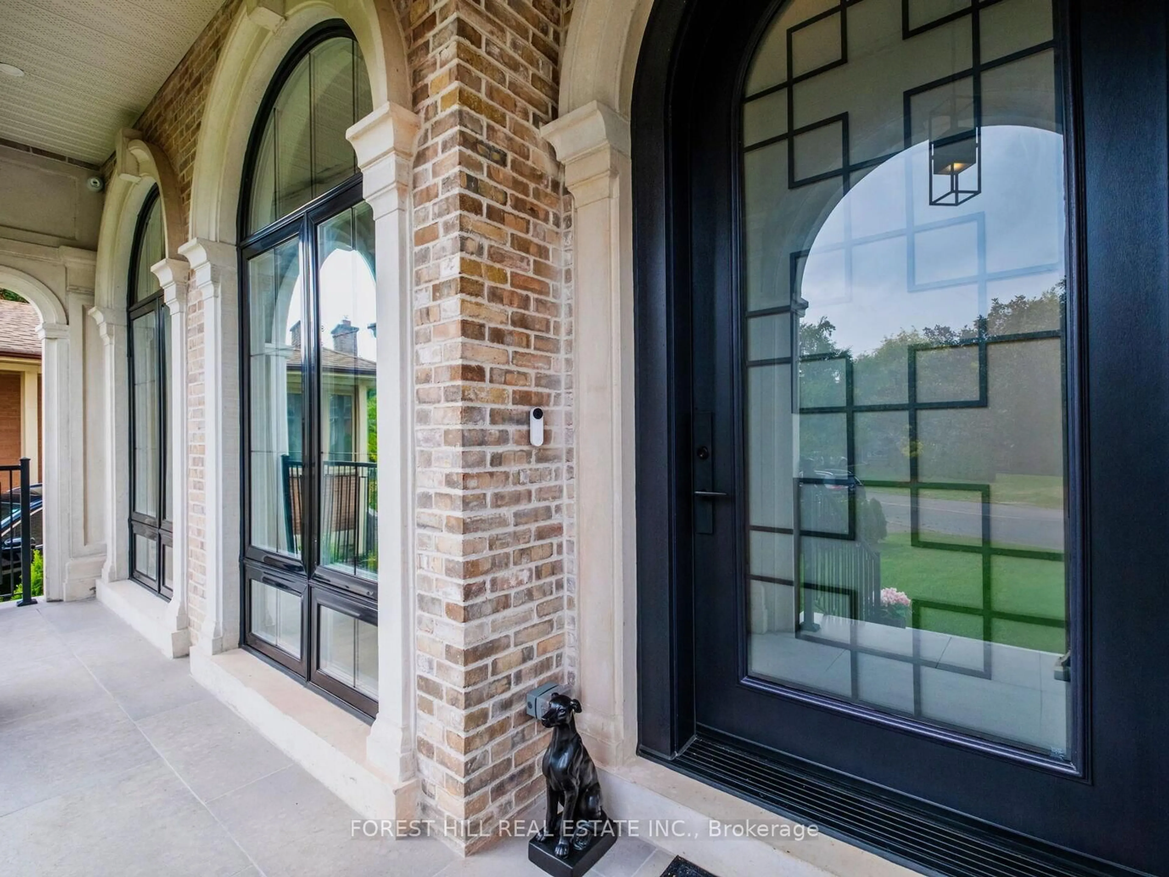 Indoor entryway for 150 Holcolm Rd, Toronto Ontario M2N 2E2