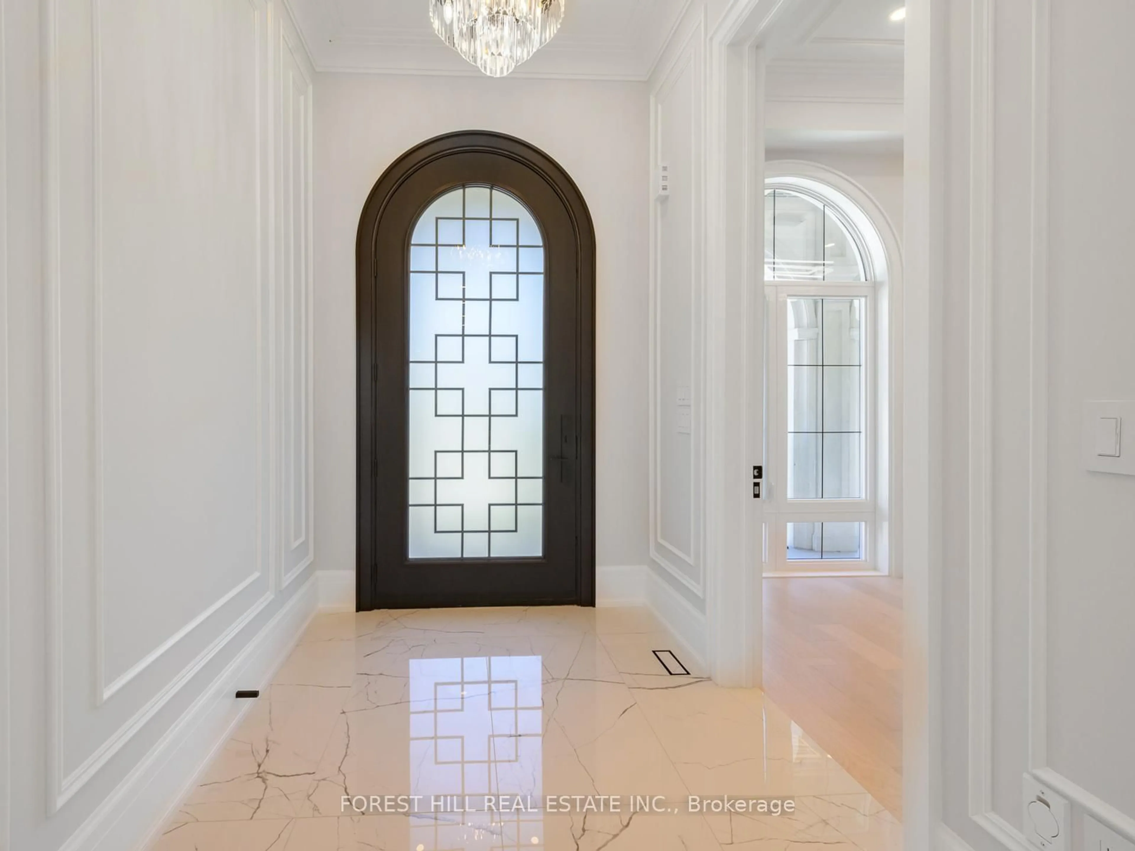 Indoor entryway for 150 Holcolm Rd, Toronto Ontario M2N 2E2
