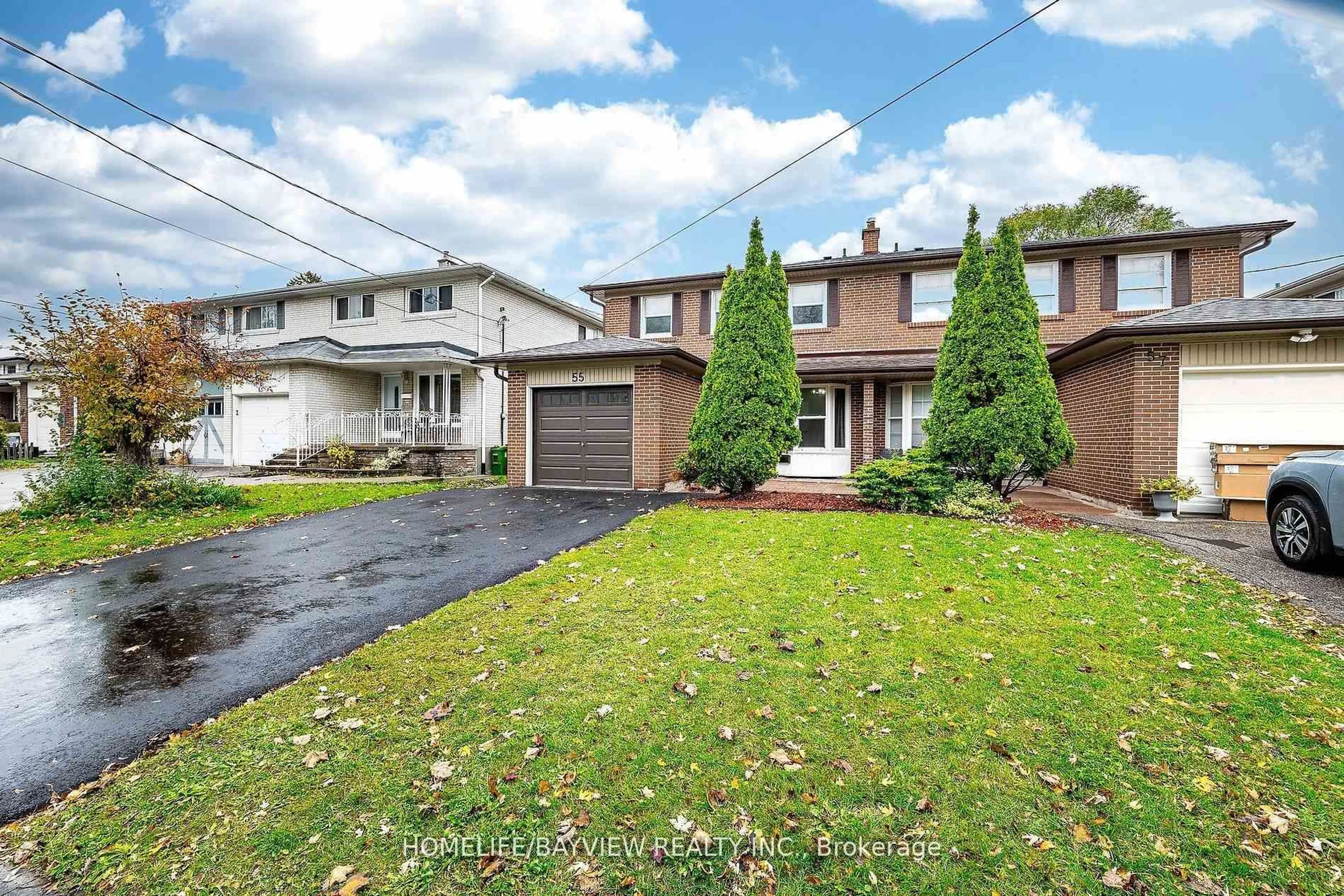 A pic from outside/outdoor area/front of a property/back of a property/a pic from drone, street for 55 Greenbush Rd, Toronto Ontario M2M 1P2