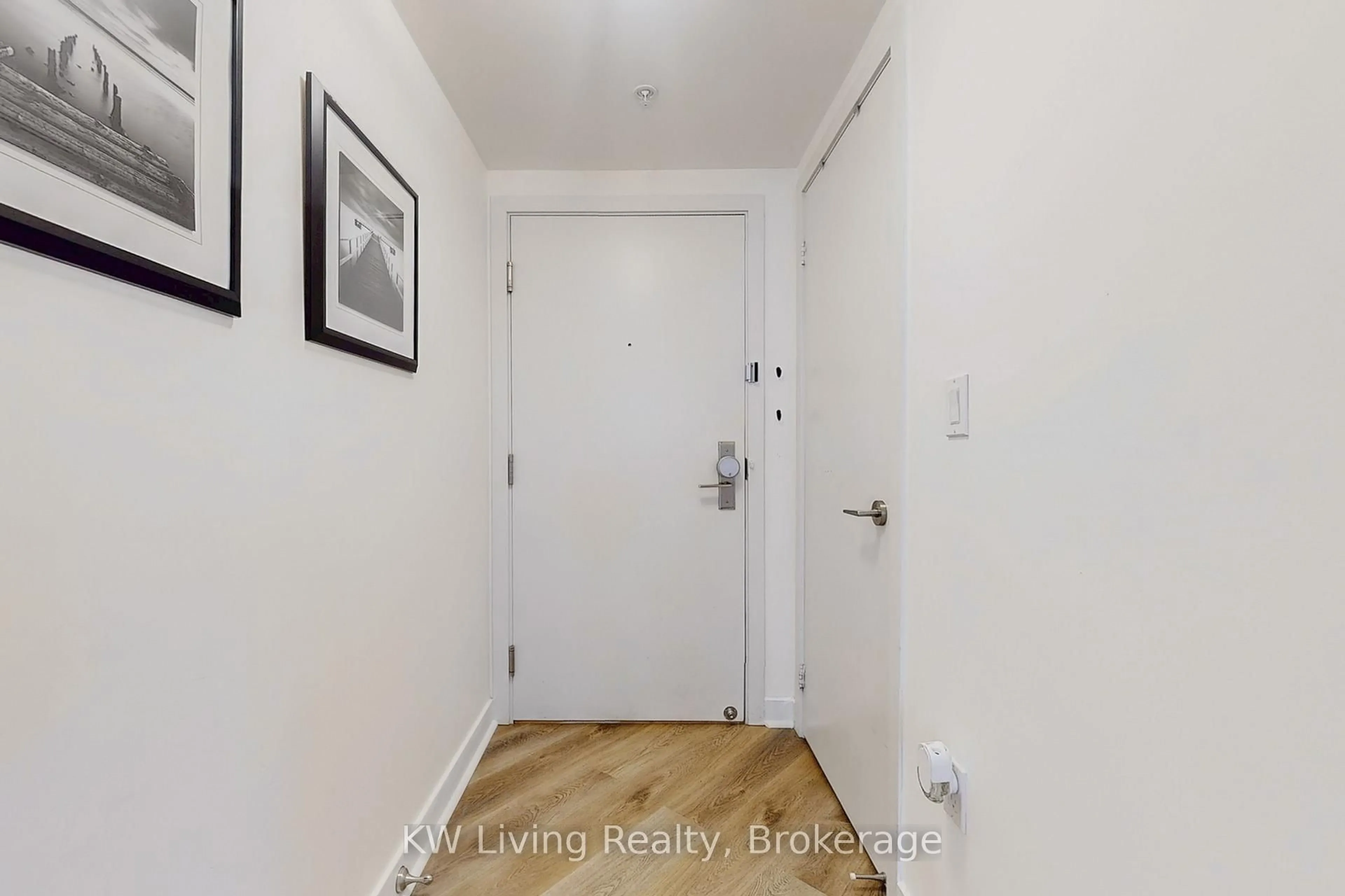 Indoor entryway for 5740 Yonge St #409, Toronto Ontario M2M 0B1