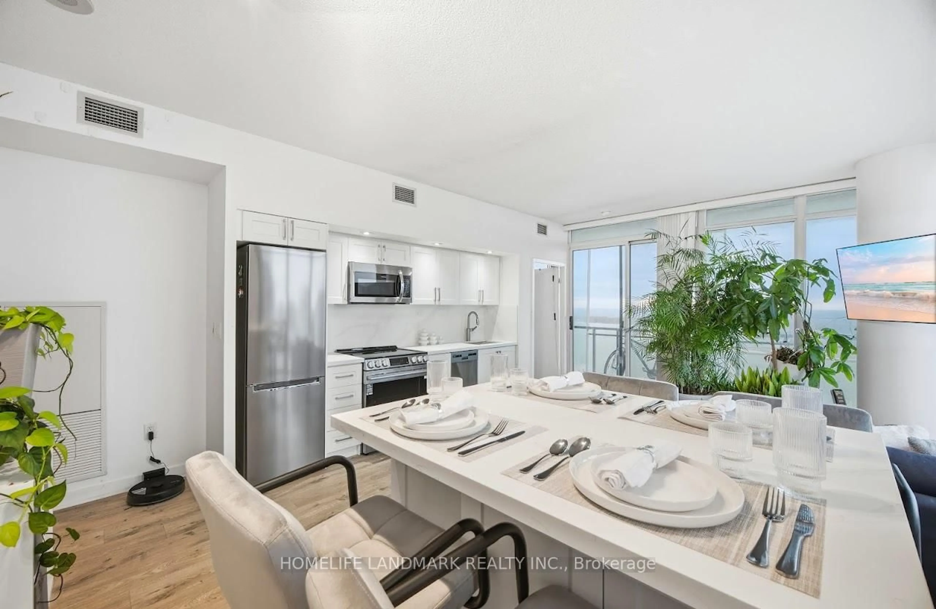 Open concept kitchen, unknown for 25 Capreol Crt #4009, Toronto Ontario M5V 3Z7