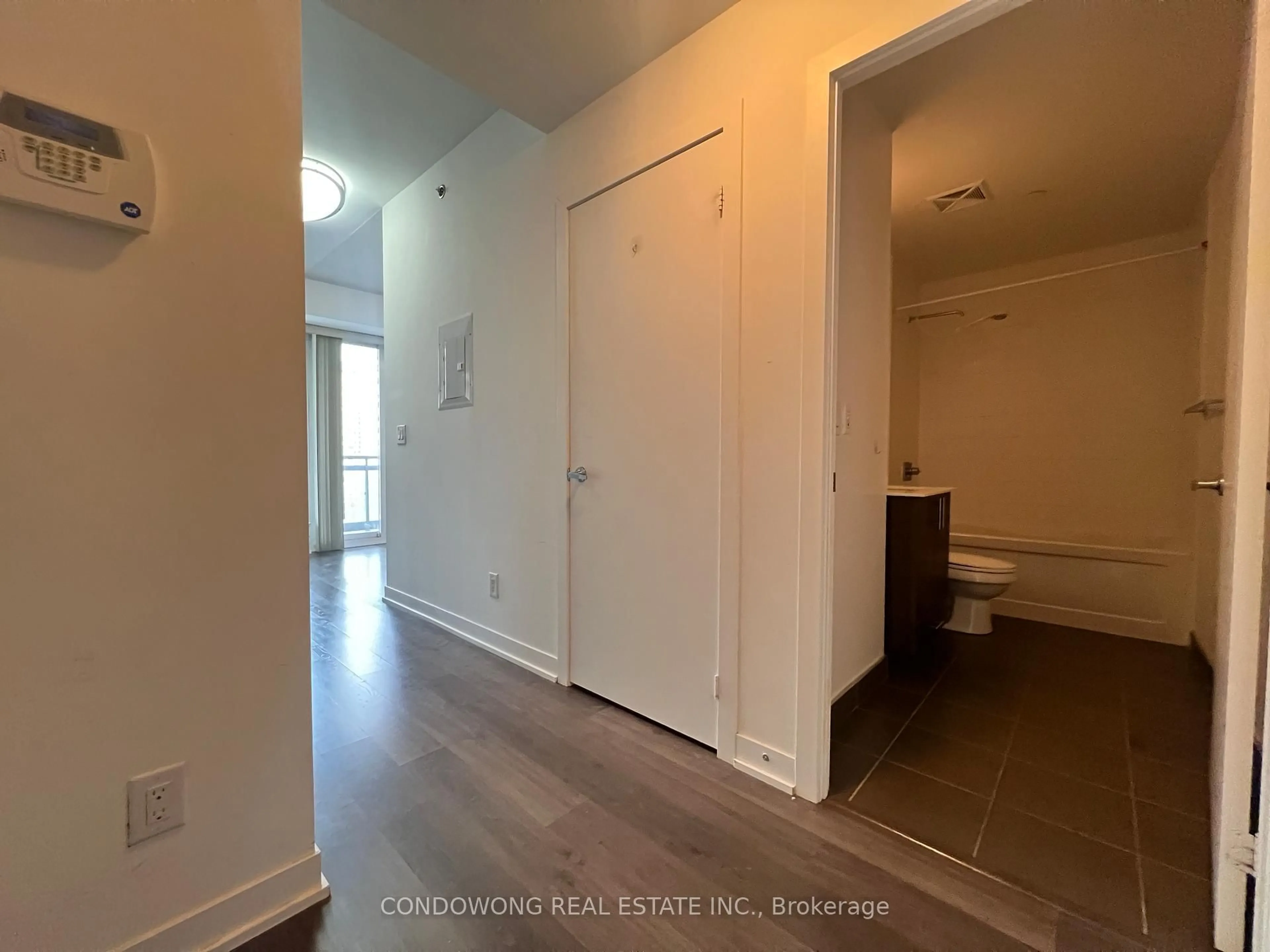 A pic of a room for 225 Sackville St #1102, Toronto Ontario M5A 0B9