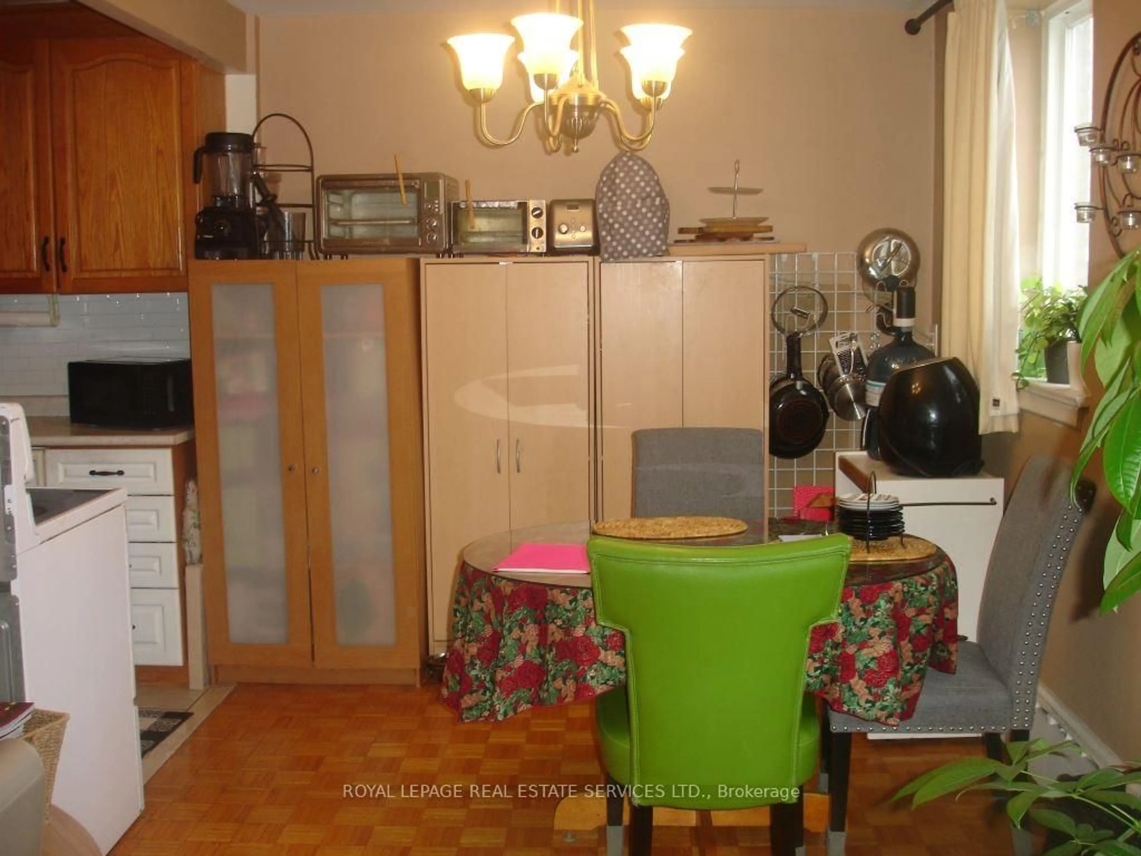 Unknown for 57 Neptune Dr #101, Toronto Ontario M6A 1X2