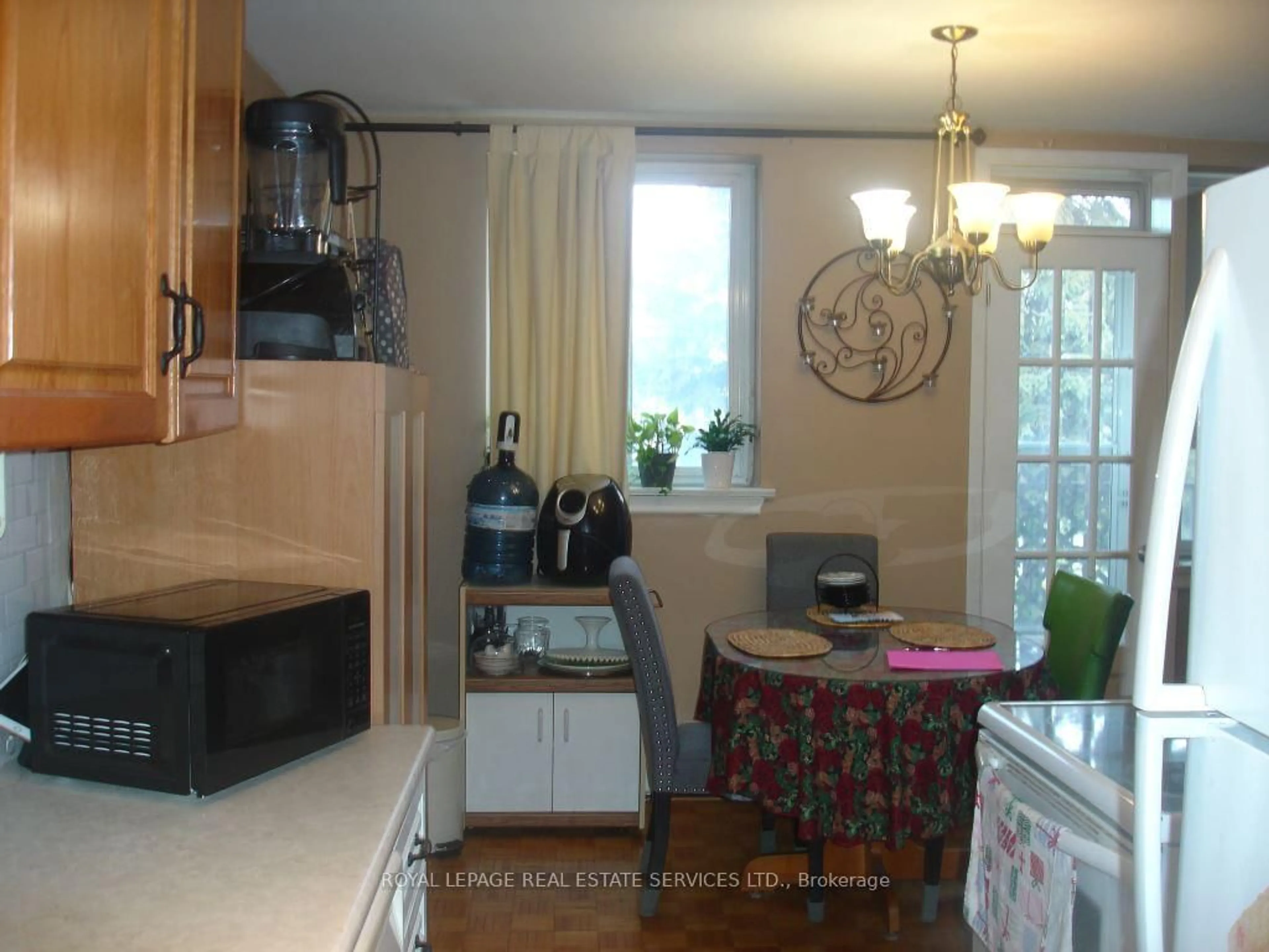 Open concept kitchen, unknown for 57 Neptune Dr #101, Toronto Ontario M6A 1X2