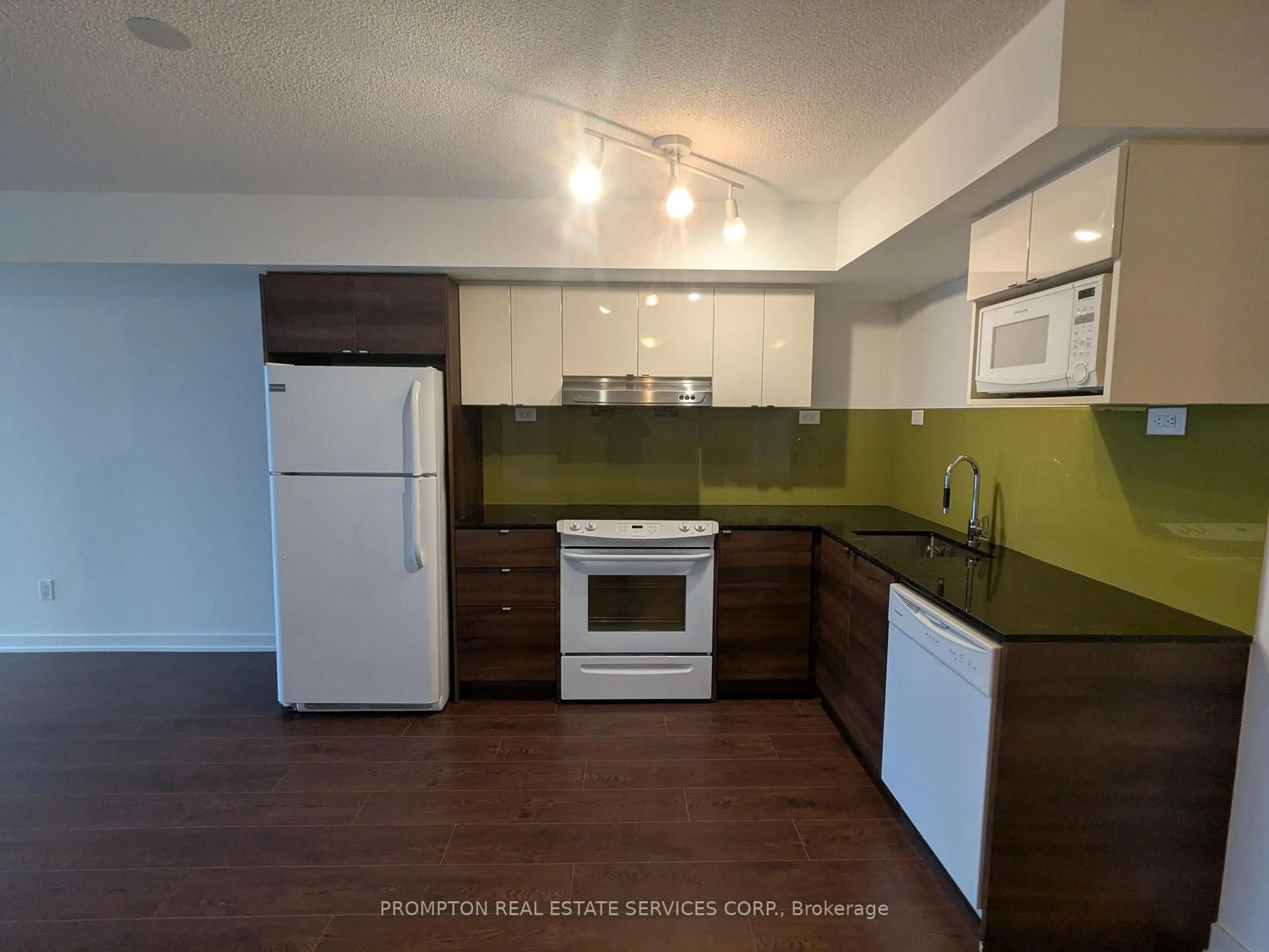 Standard kitchen, unknown for 121 Mcmahon Dr #712, Toronto Ontario M2K 0C1