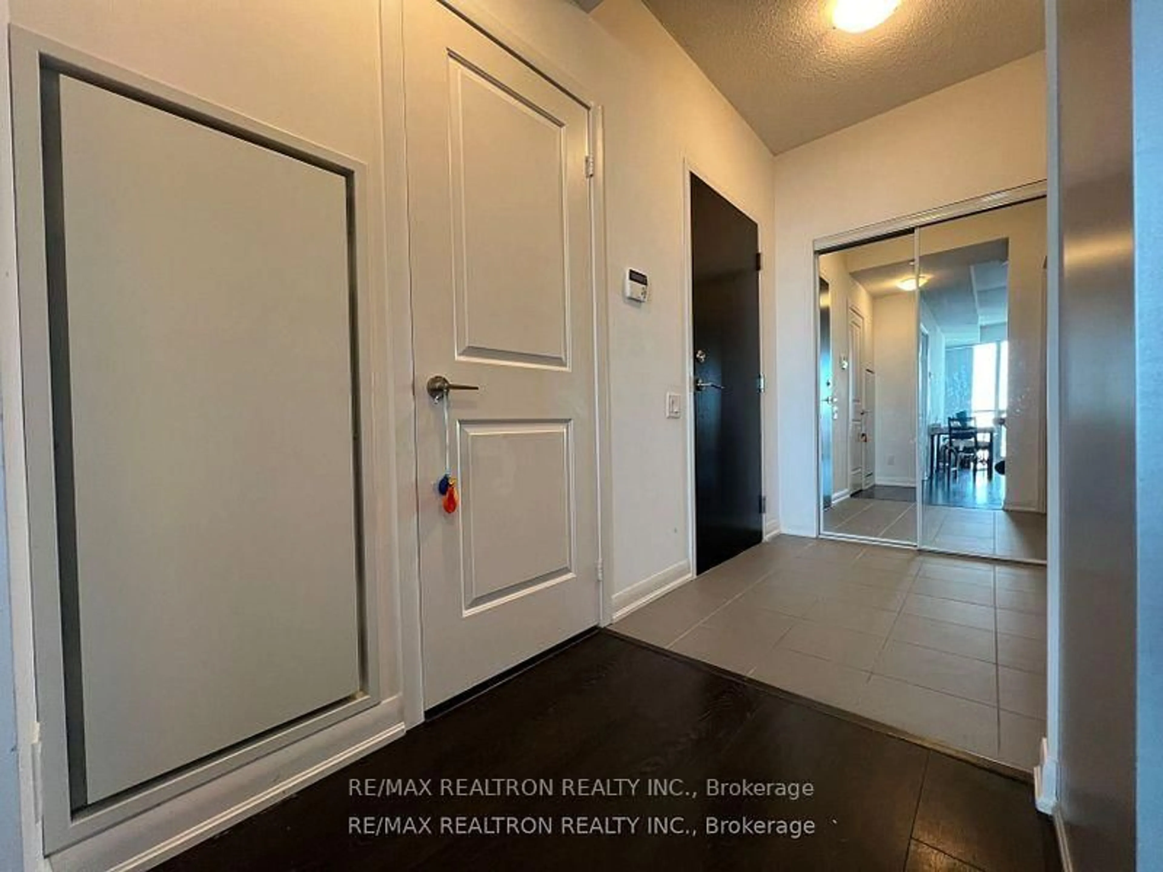 Indoor entryway for 5162 Yonge St #2708, Toronto Ontario M2N 0G1