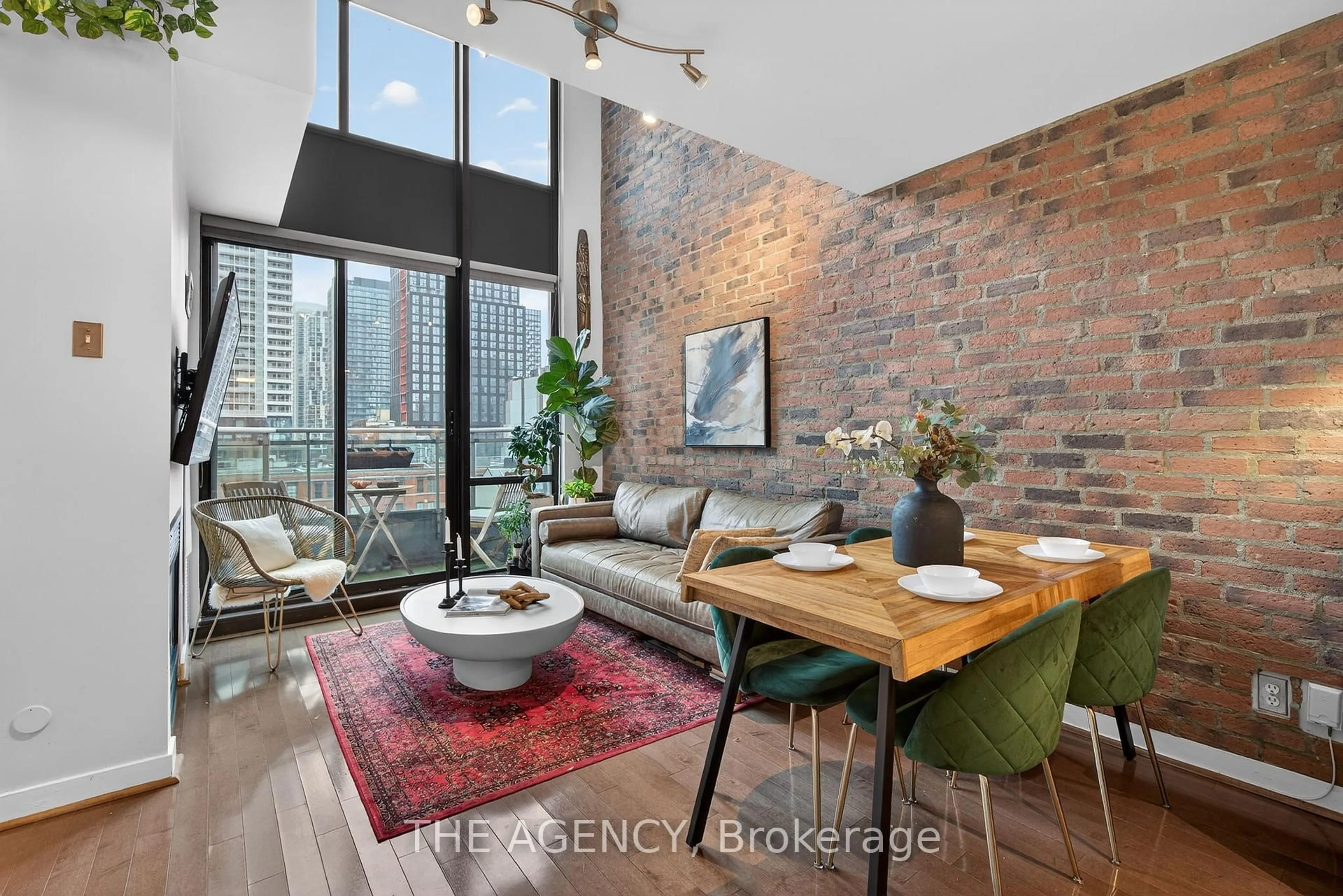 Unknown for 77 Lombard St #904, Toronto Ontario M5C 3E1