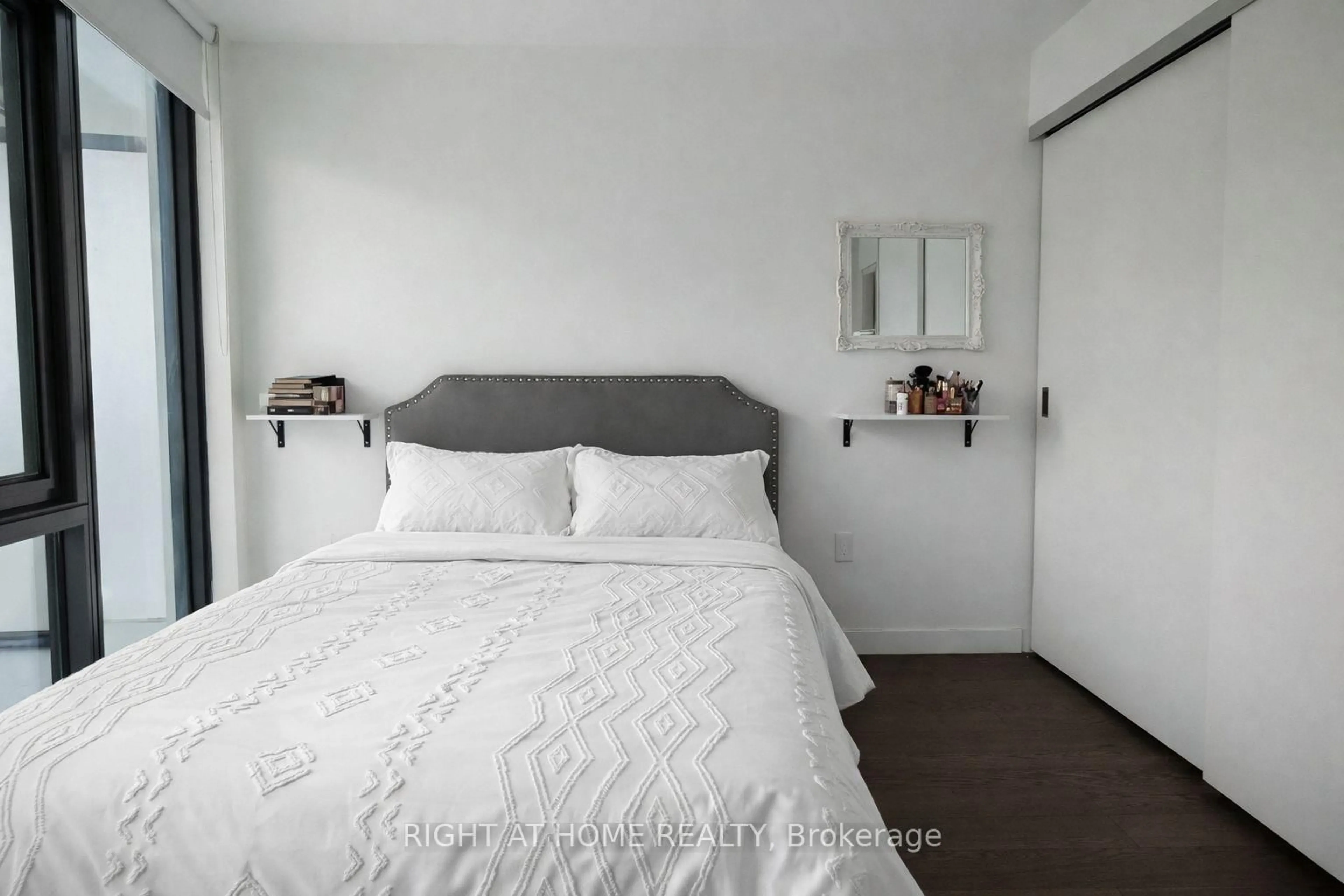 Bedroom with bed, unknown for 2A Church St #2108, Toronto Ontario M5E 0E1