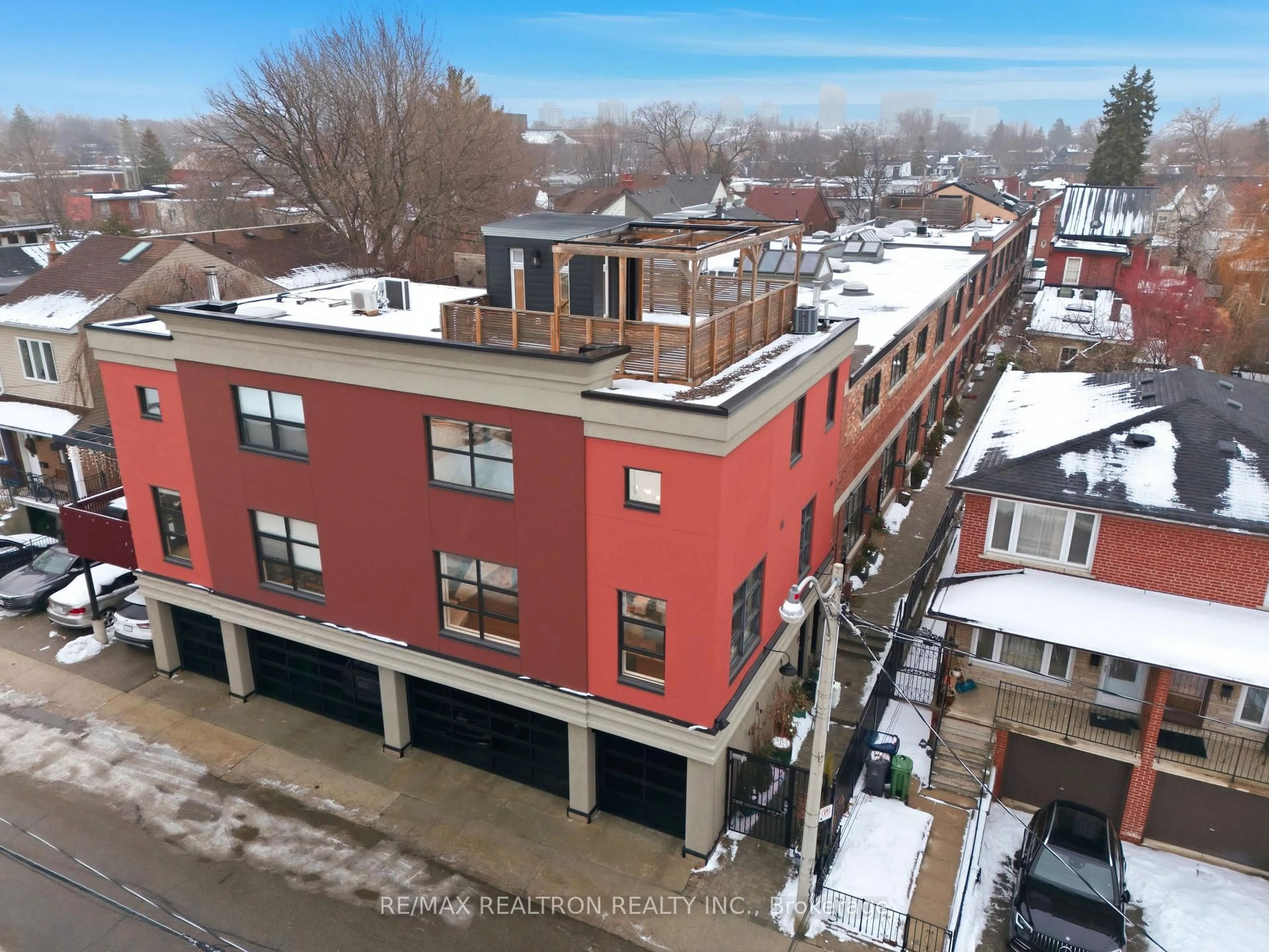 A pic from outside/outdoor area/front of a property/back of a property/a pic from drone, city buildings view from balcony for 200 Clinton St #12, Toronto Ontario M6G 2Y5
