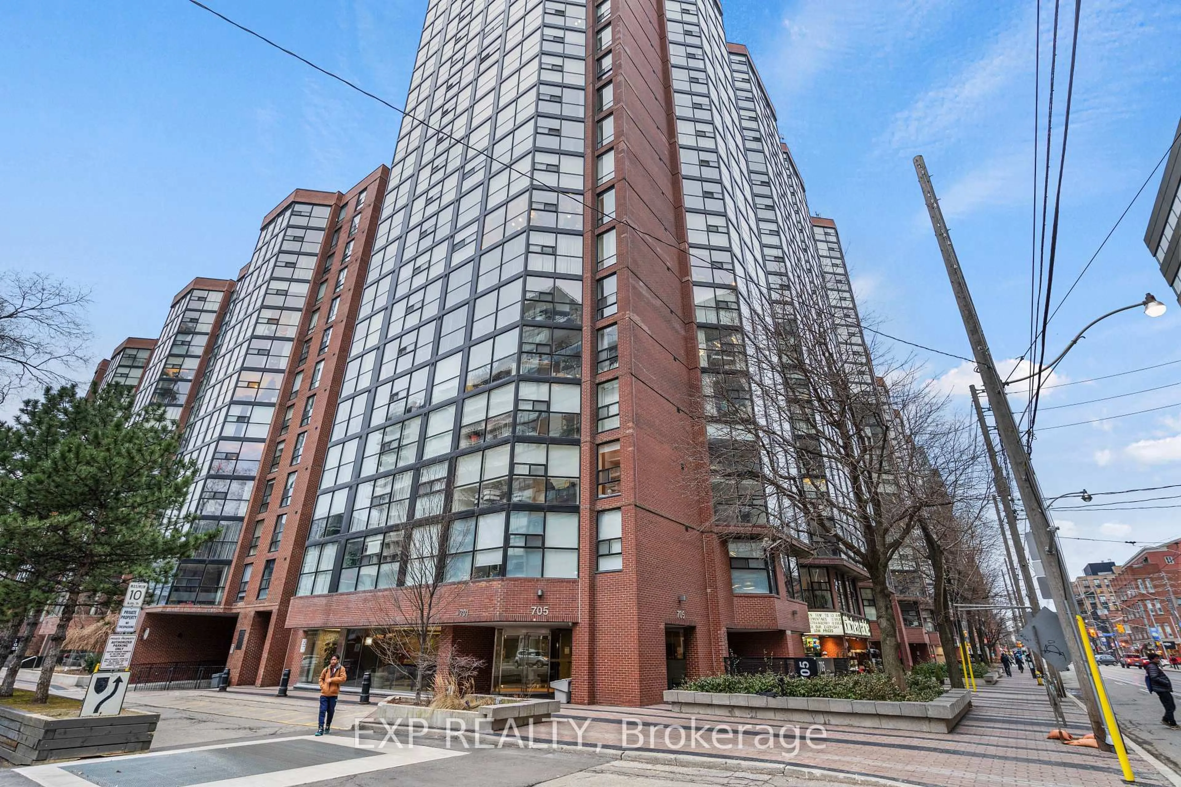 Indoor foyer for 705 King St #1603, Toronto Ontario M5V 2W8