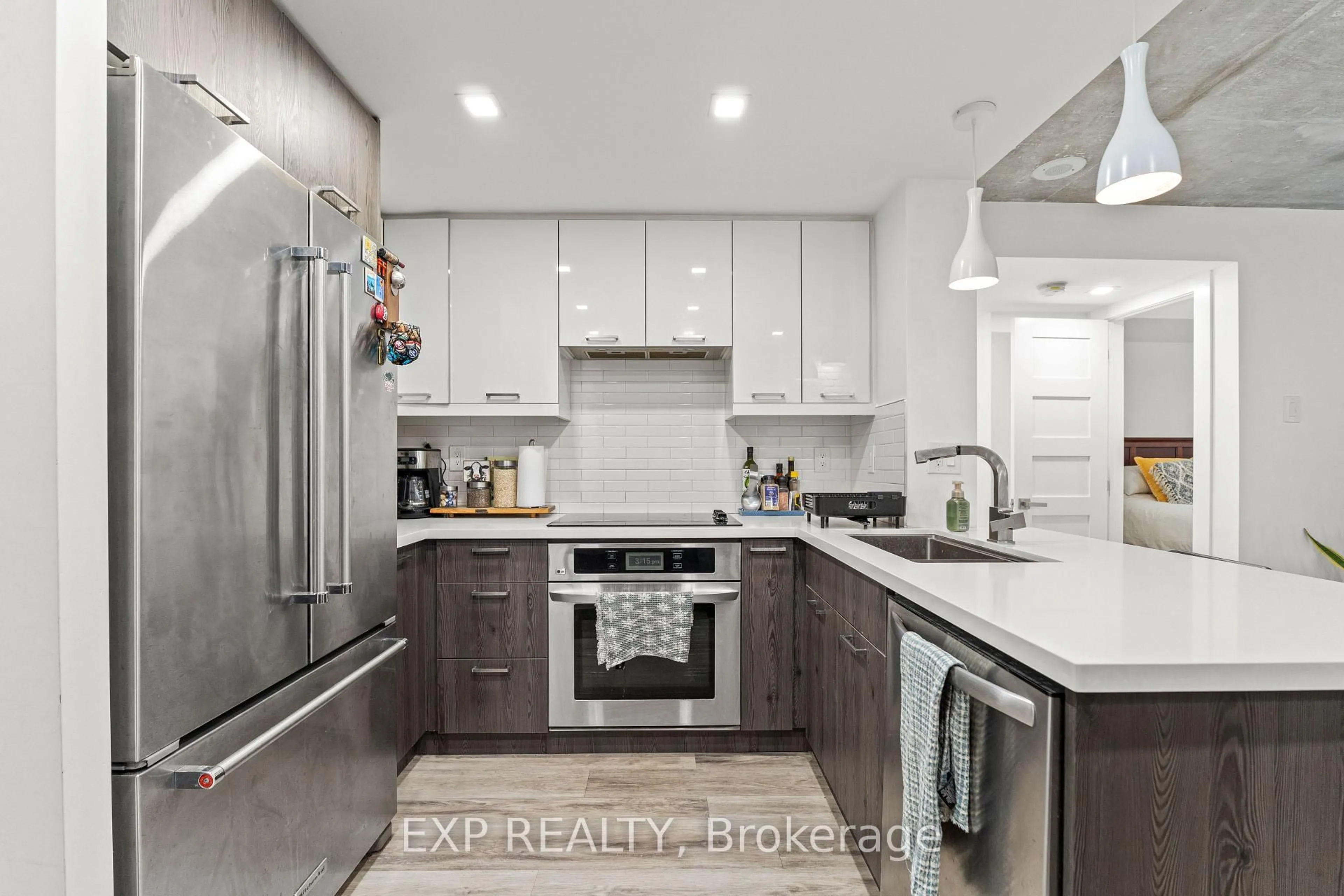 Contemporary kitchen, ceramic/tile floor for 705 King St #1603, Toronto Ontario M5V 2W8