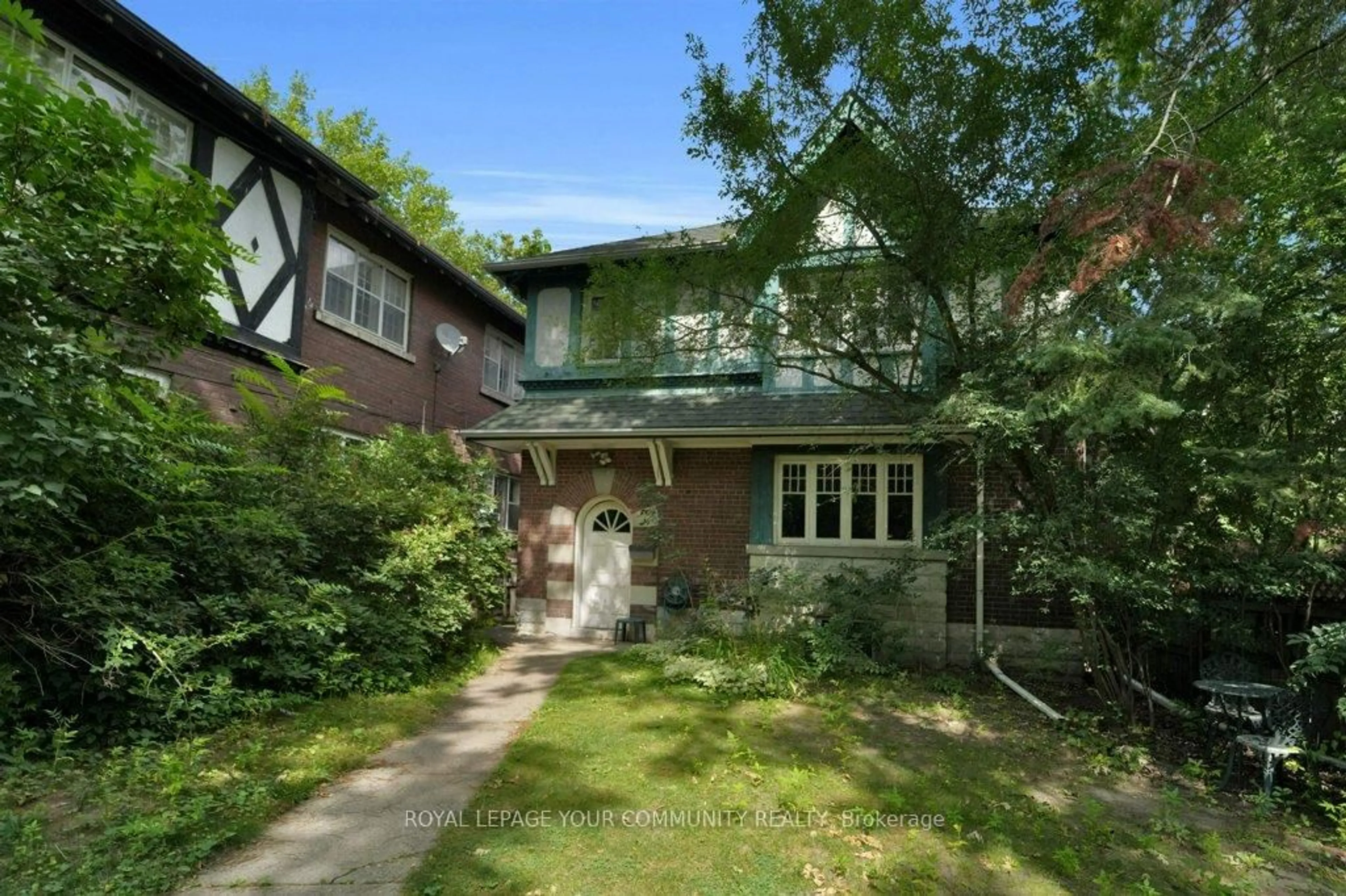 Home with brick exterior material, street for 390 Davenport Rd, Toronto Ontario M4V 1B4