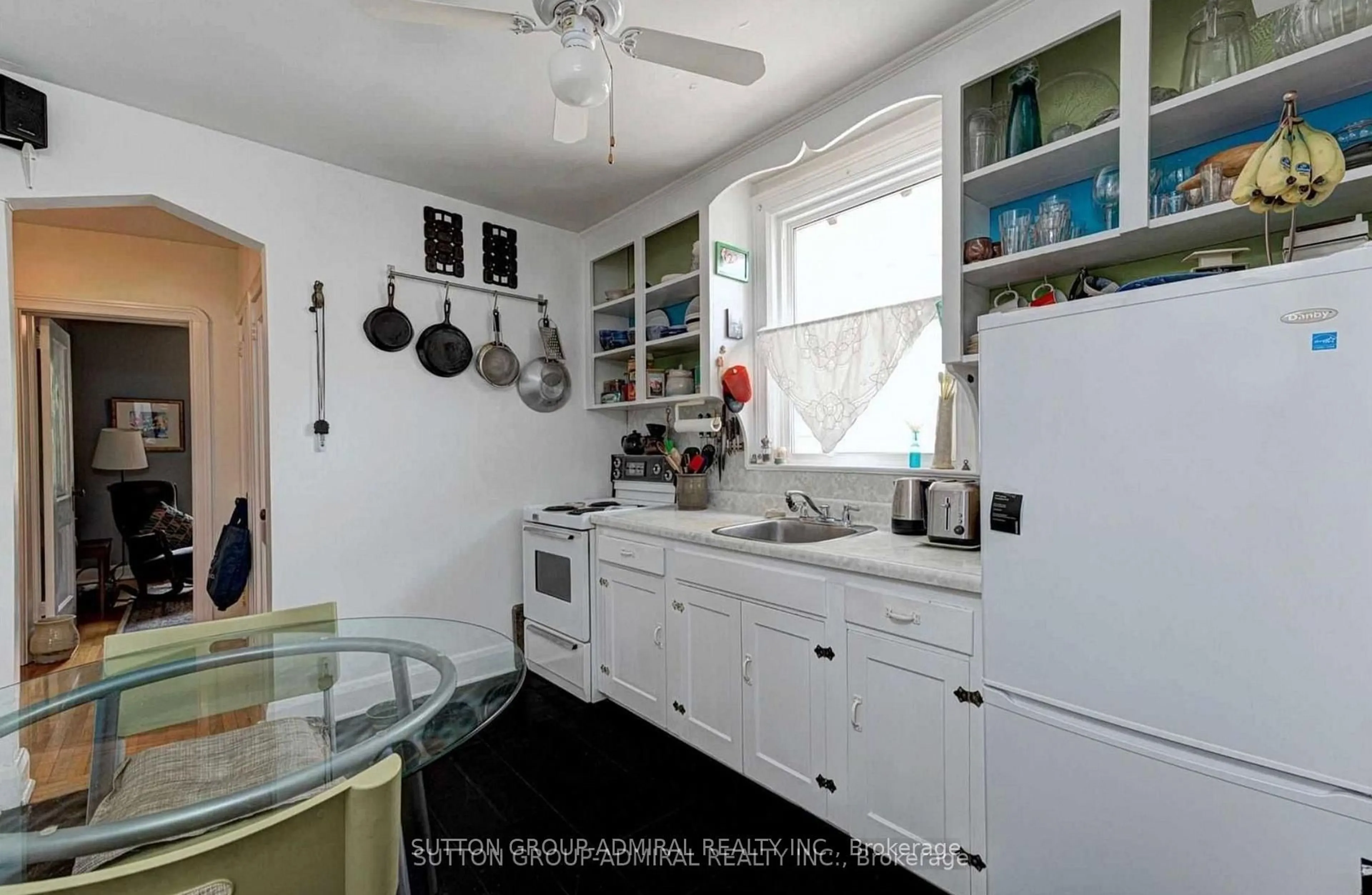 Standard kitchen, unknown for 50 Cardiff Rd, Toronto Ontario M4P 2P2