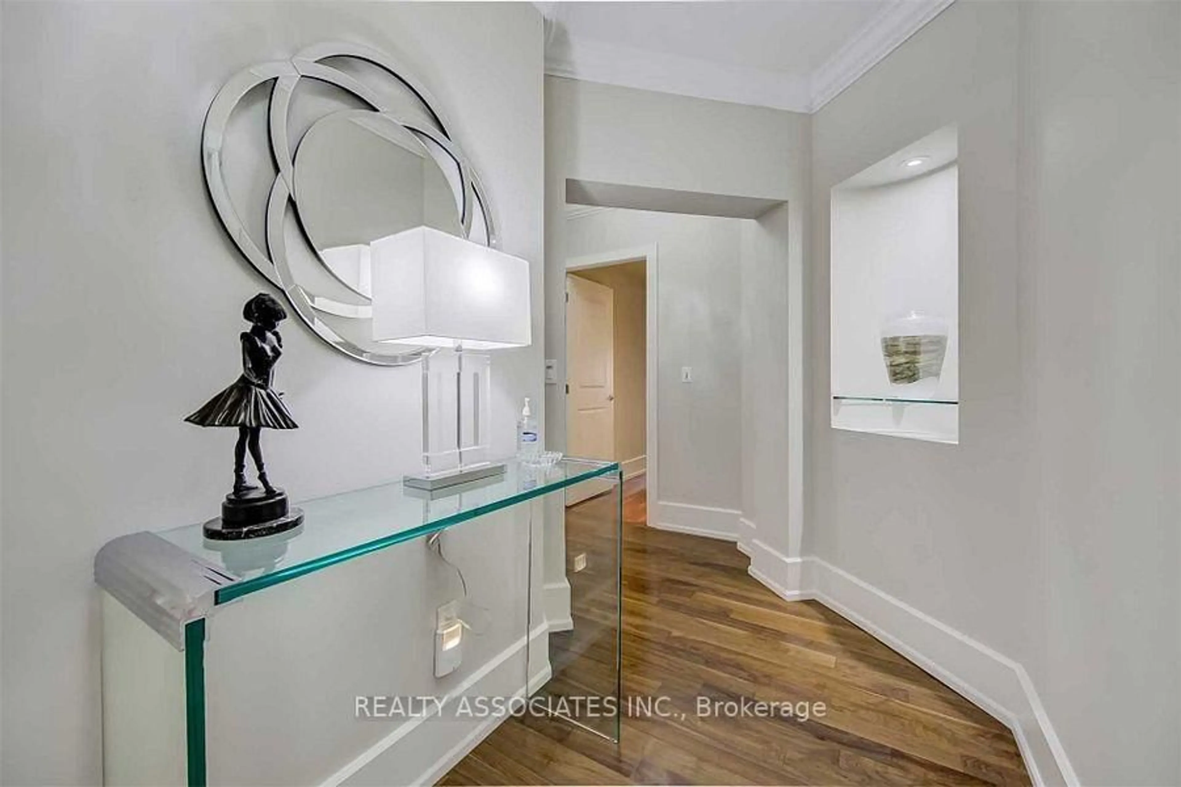 Indoor entryway for 662 Sheppard Ave #1404, Toronto Ontario M2K 3E6