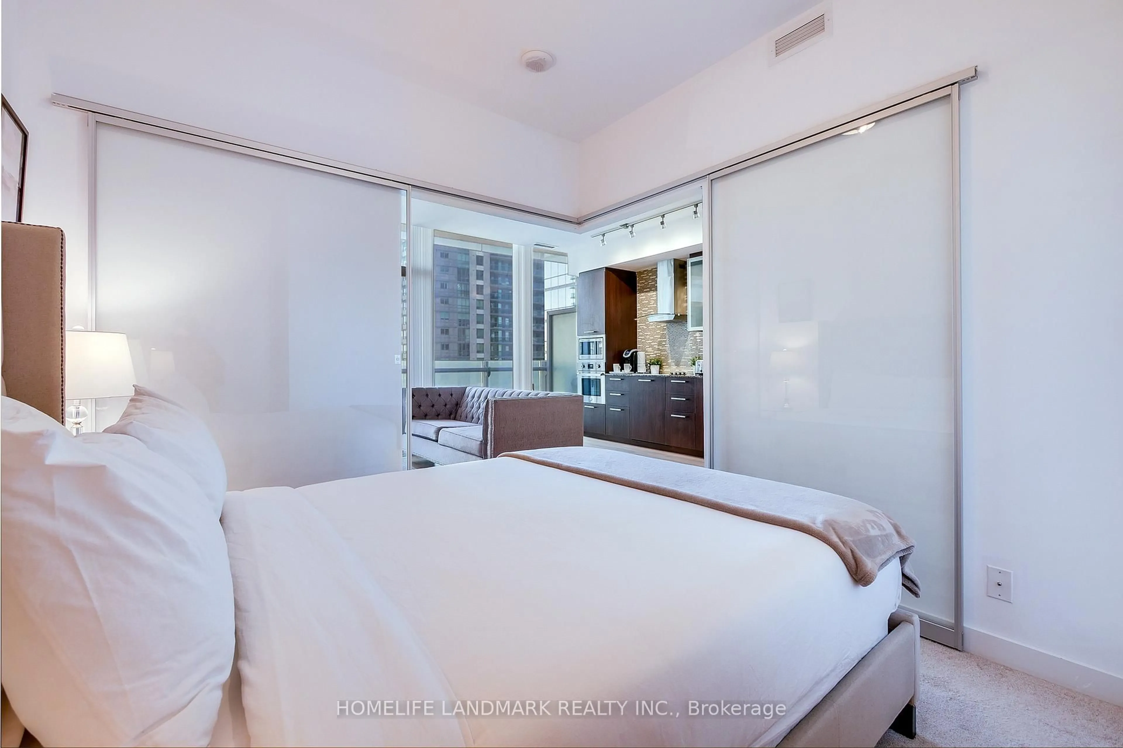 Bedroom with bed, unknown for 14 York St #1807, Toronto Ontario M5J 0A6