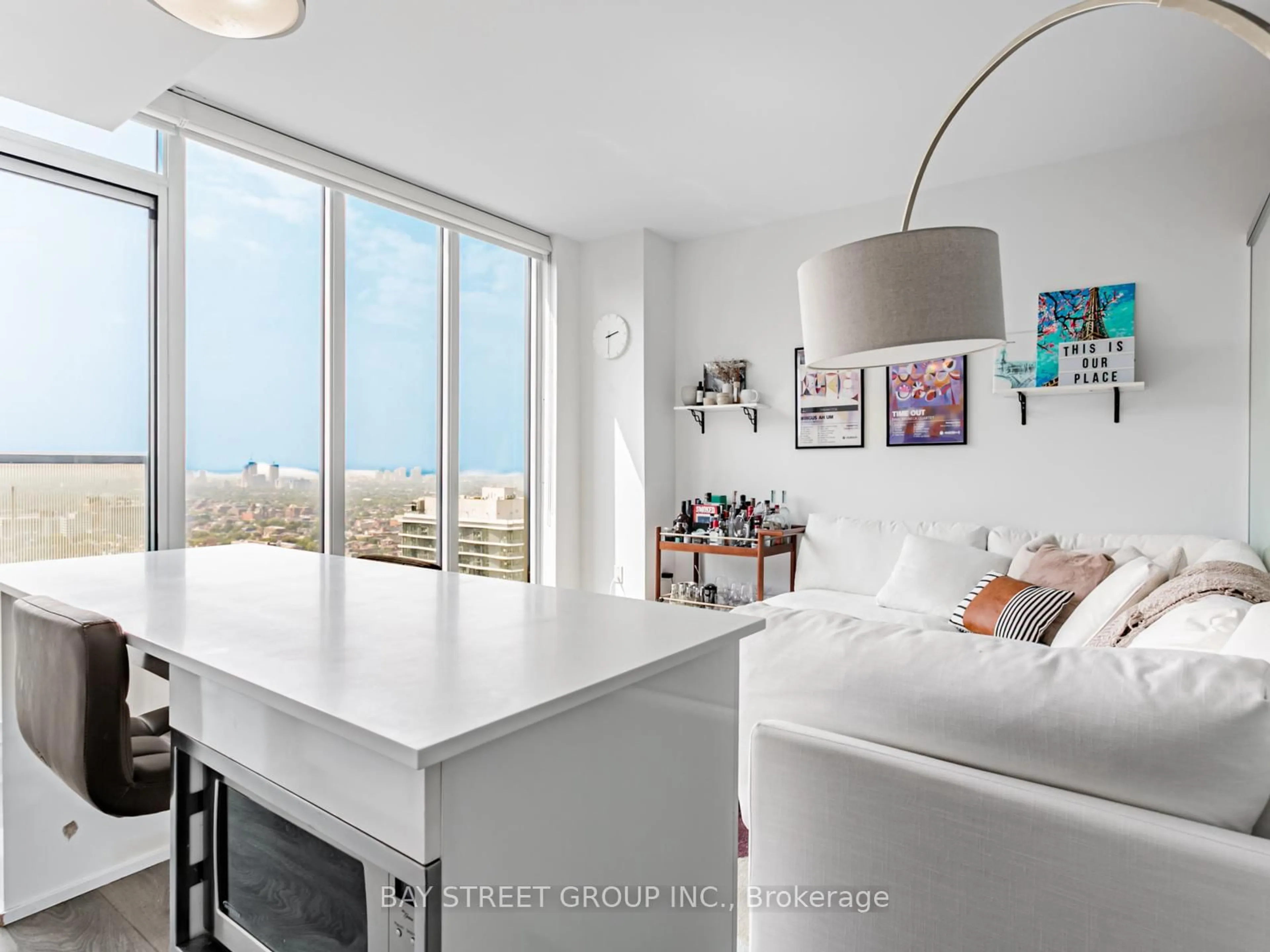 Unknown for 426 University Ave #4101, Toronto Ontario M5G 1S9