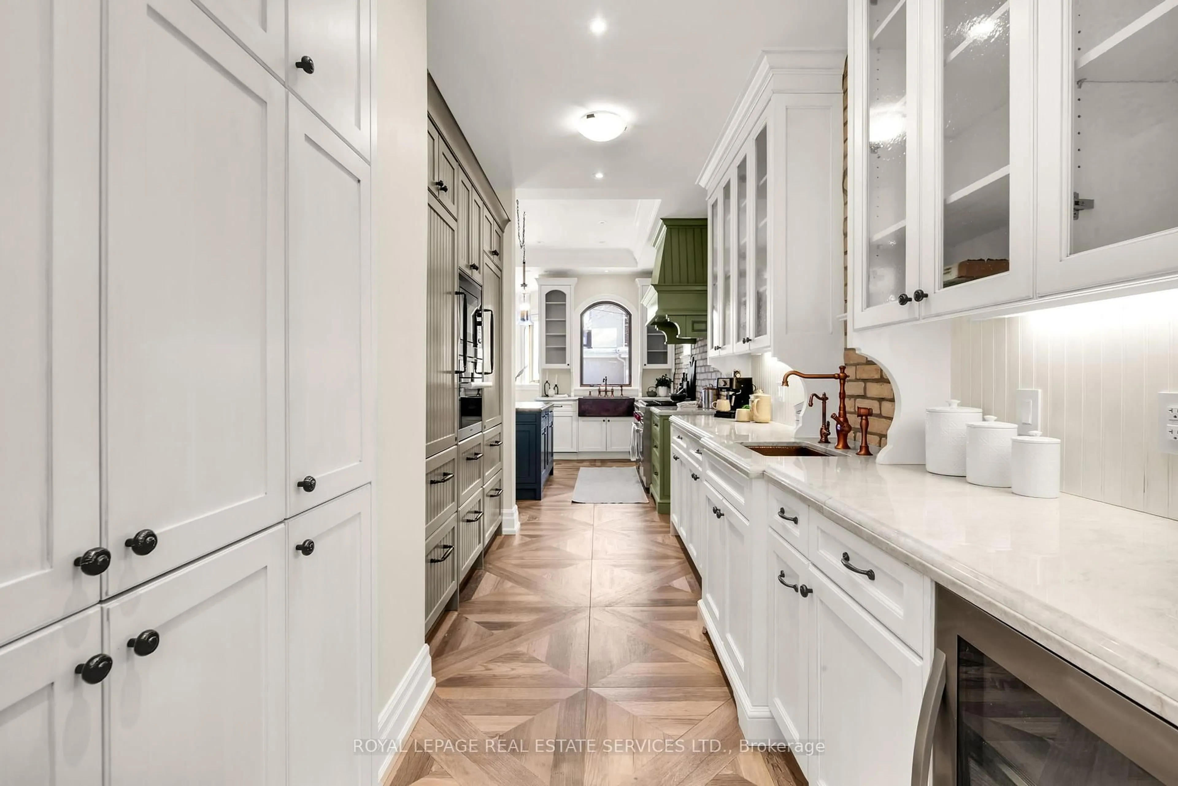 Contemporary kitchen, ceramic/tile floor for 441 Oriole Pkwy, Toronto Ontario M5P 2H7