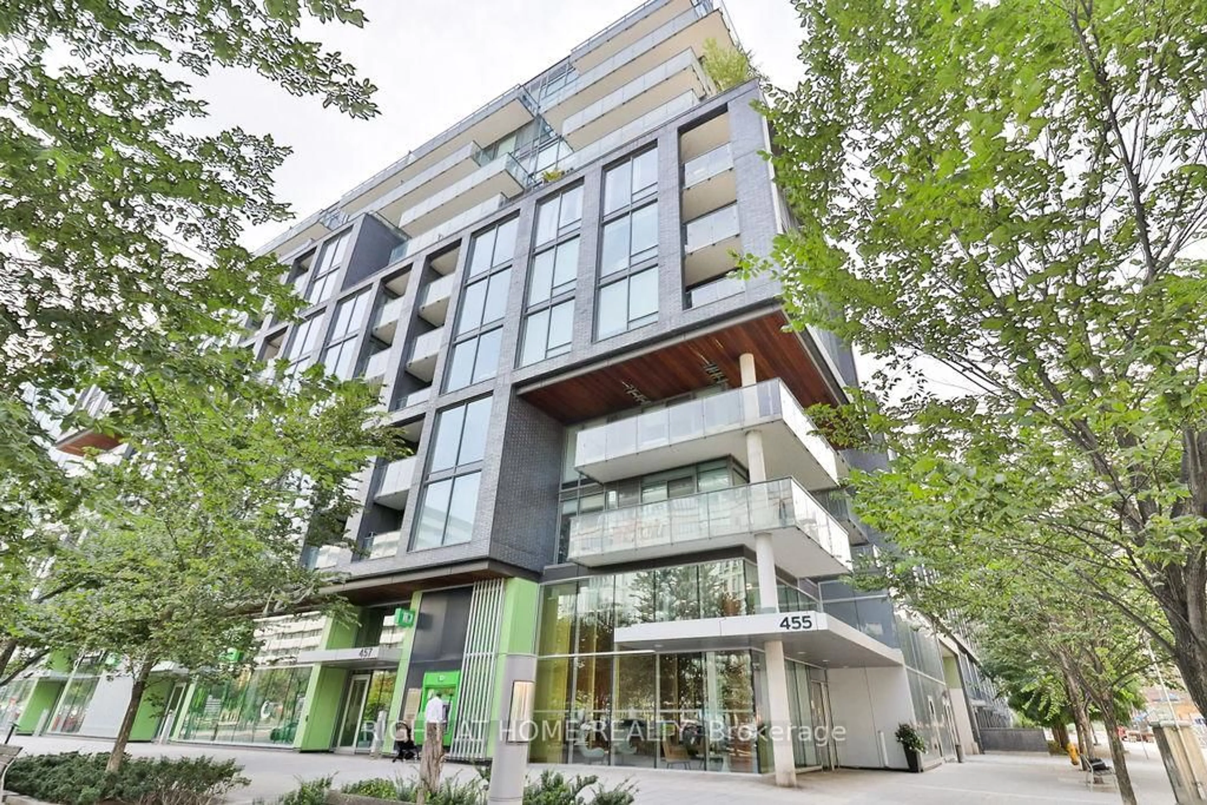 Indoor foyer for 455 Front St #S116, Toronto Ontario M5A 0G2