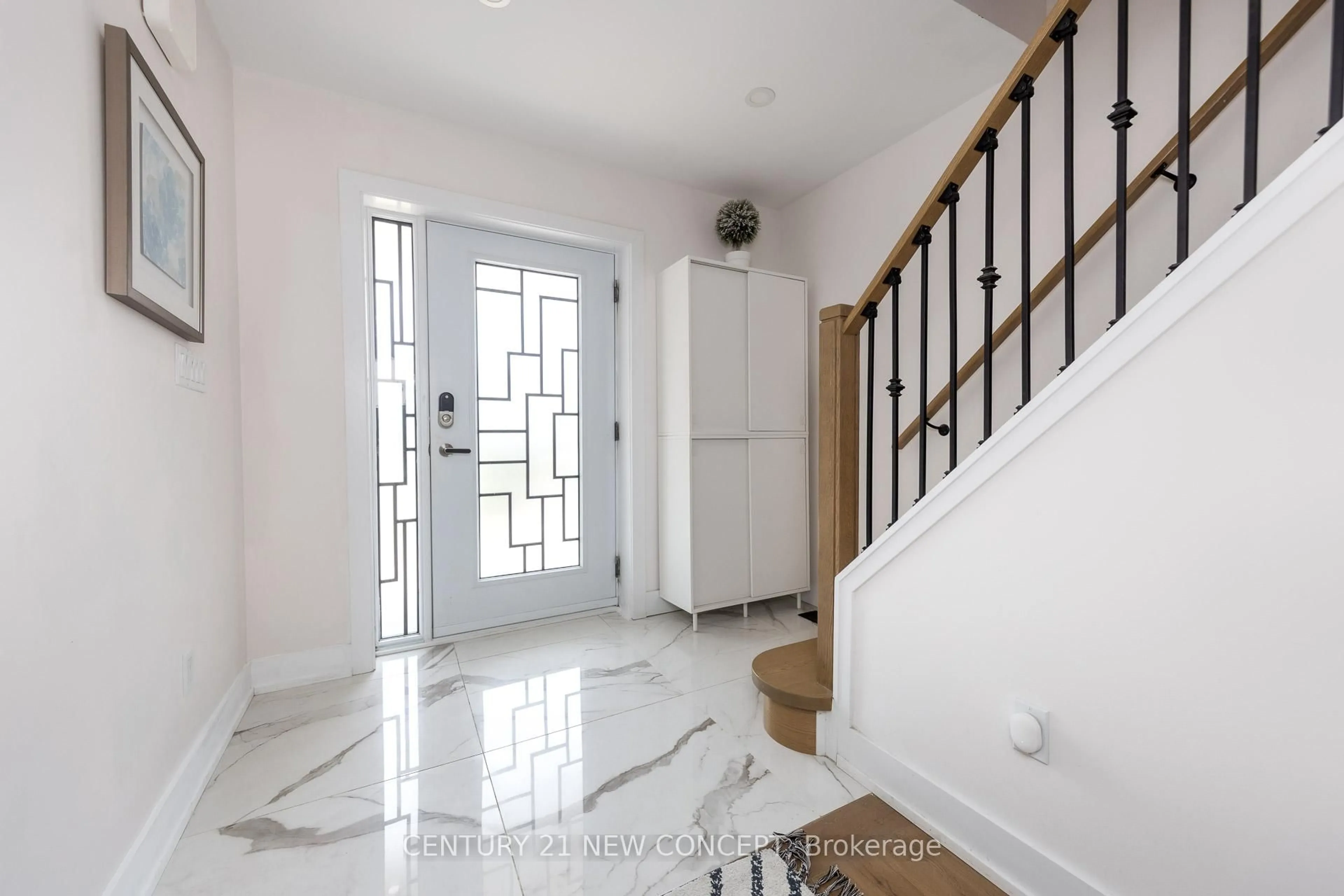 Indoor entryway for 202 Mckee Ave, Toronto Ontario M2N 4C8