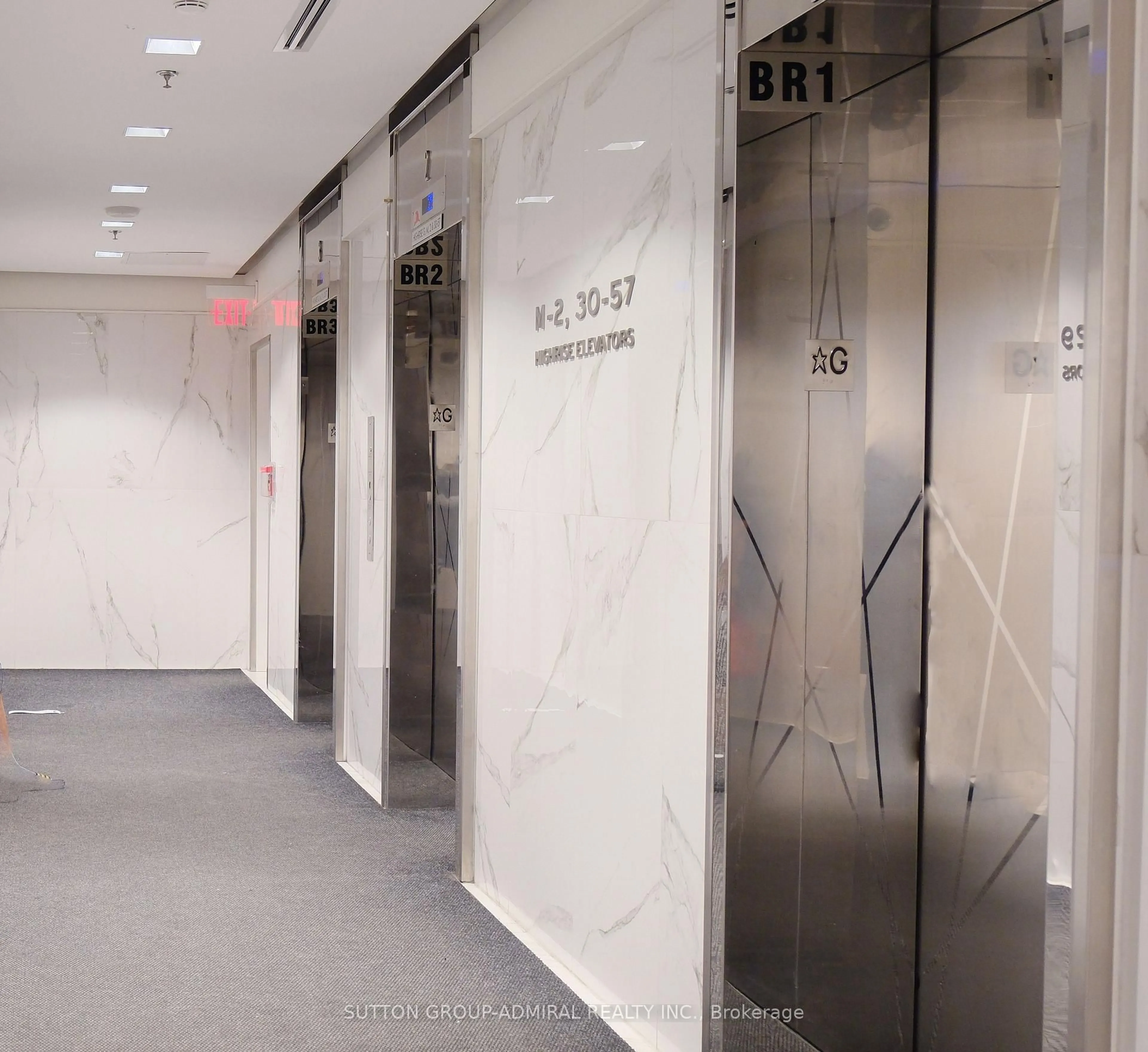 Indoor foyer for 12 York St #4908, Toronto Ontario M5J 0A9