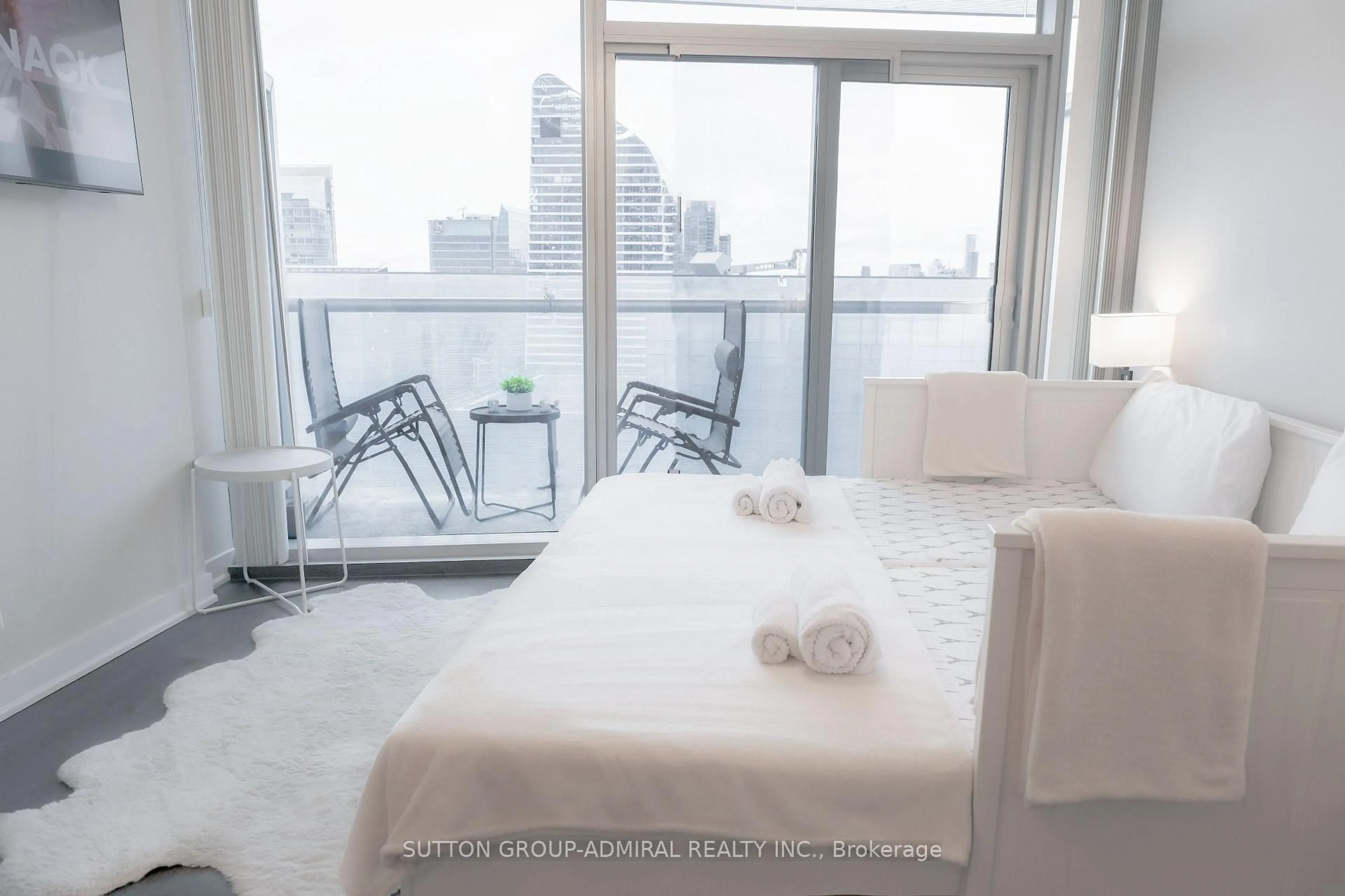 A pic of a room for 12 York St #4908, Toronto Ontario M5J 0A9