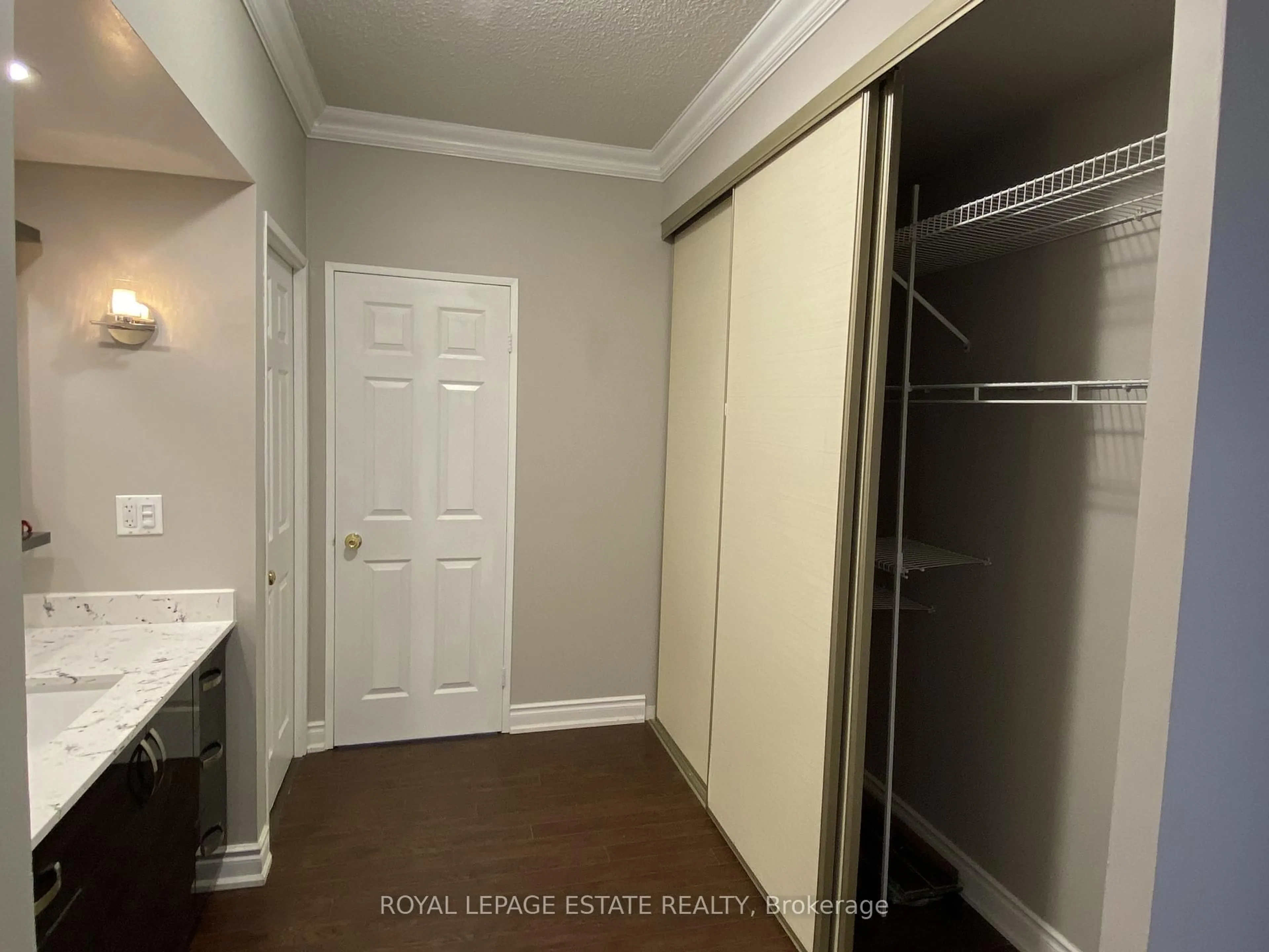 Unknown for 280 Simcoe St #Ph3, Toronto Ontario M5T 2Y5