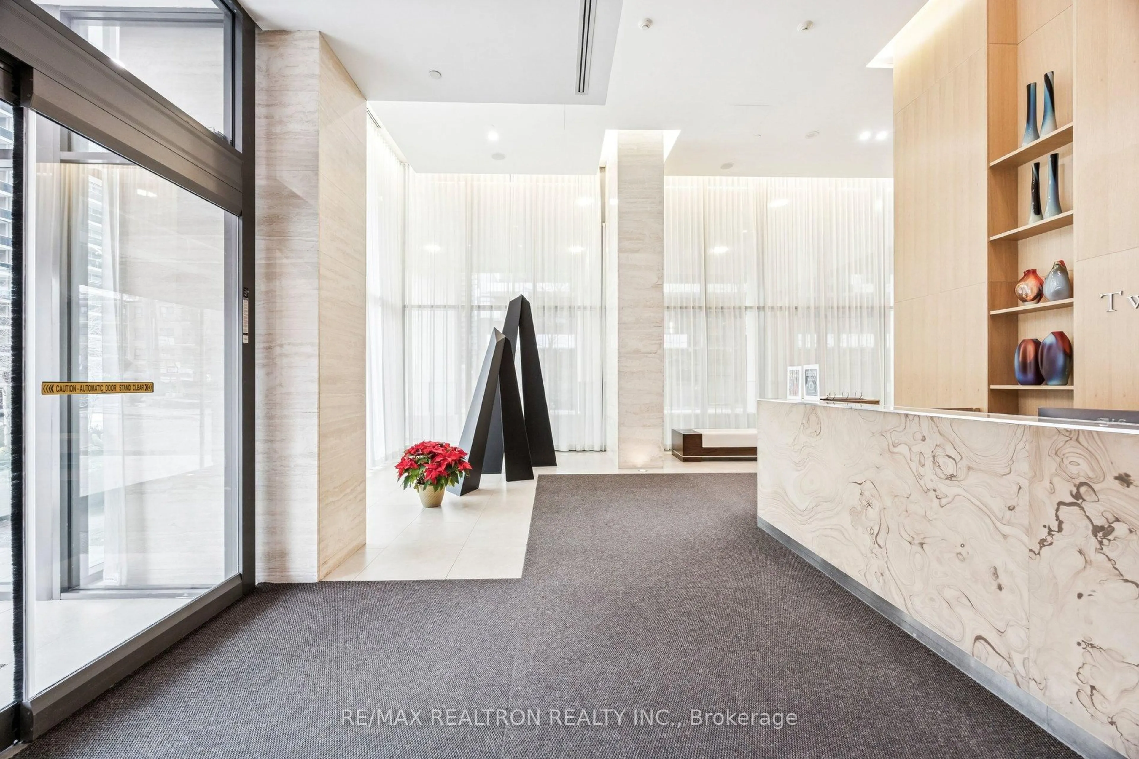 Indoor foyer for 25 Broadway Ave #1504, Toronto Ontario M4P 1T7
