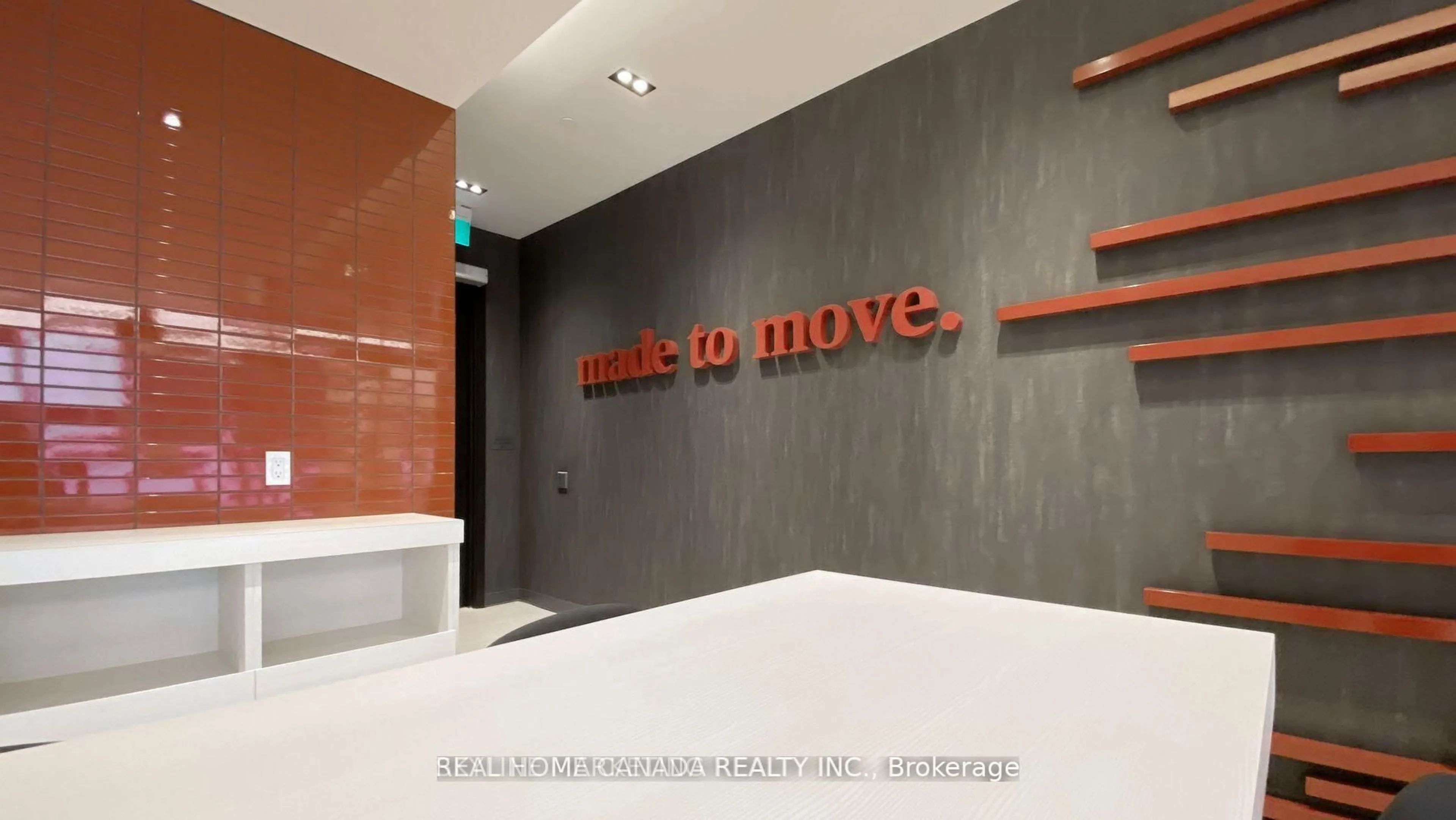 Indoor foyer for 108 Peter St #1803, Toronto Ontario M5V 0W2