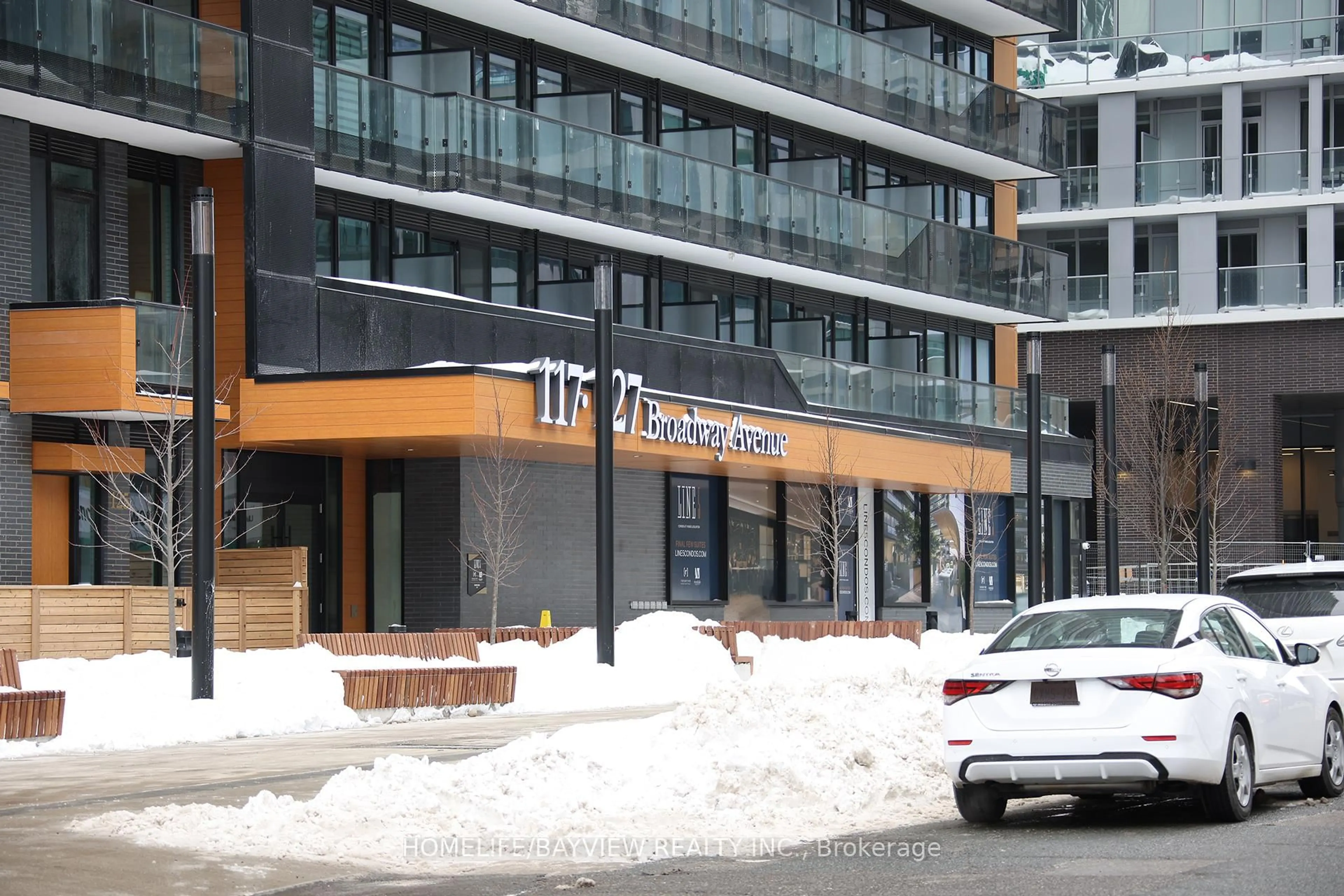 Indoor foyer for 127 Broadway Ave #3504, Toronto Ontario M4P 1V4