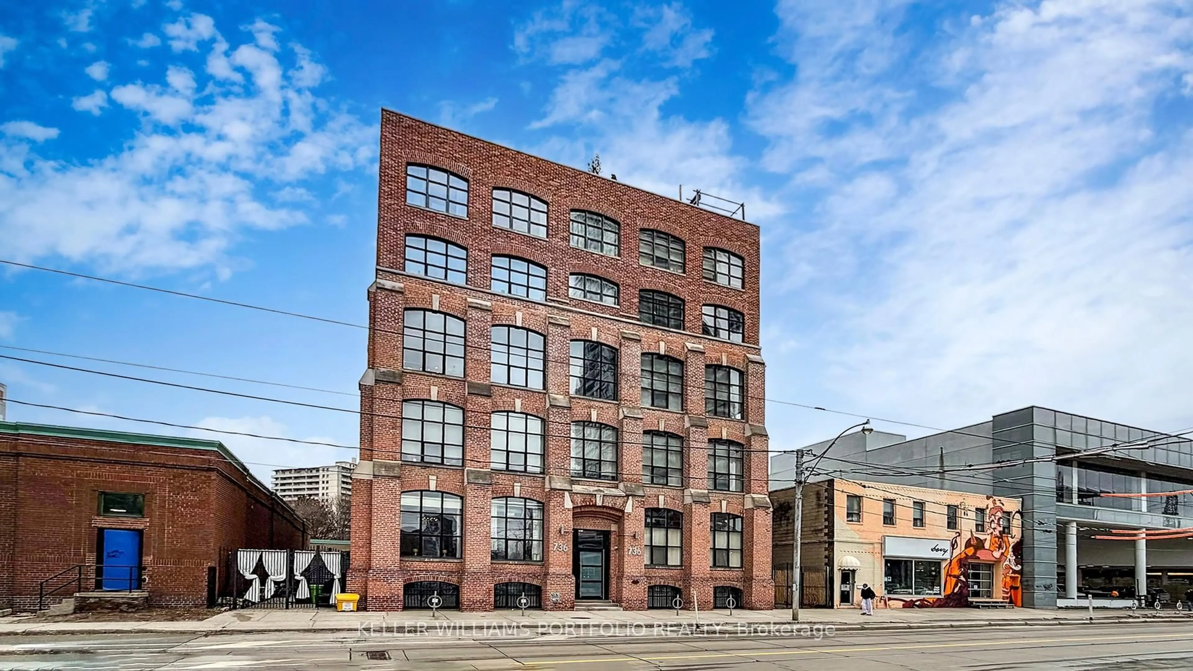 Home with brick exterior material, building for 736 Dundas St #401, Toronto Ontario M5A 2C5