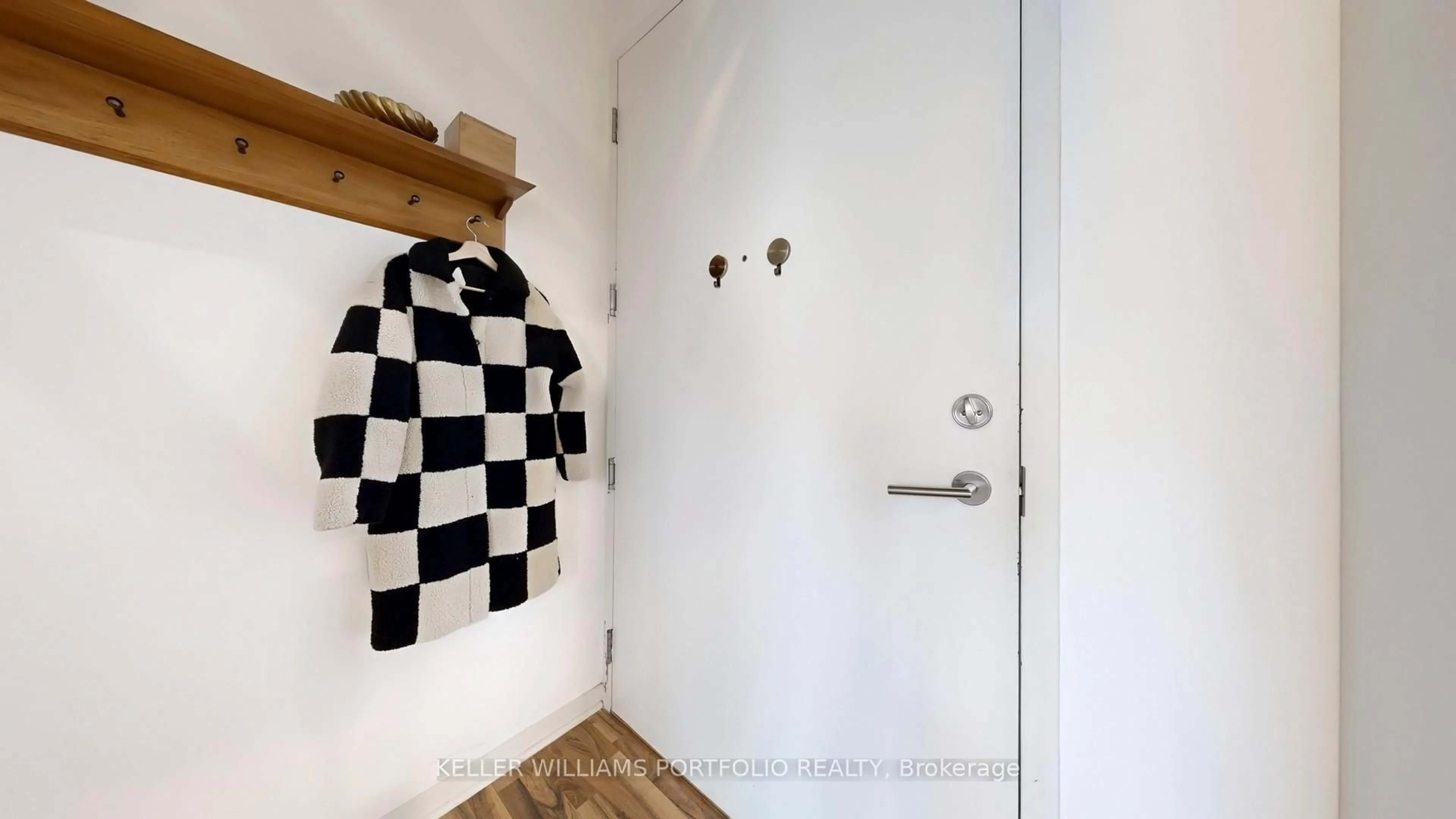 Unknown for 736 Dundas St #401, Toronto Ontario M5A 2C5